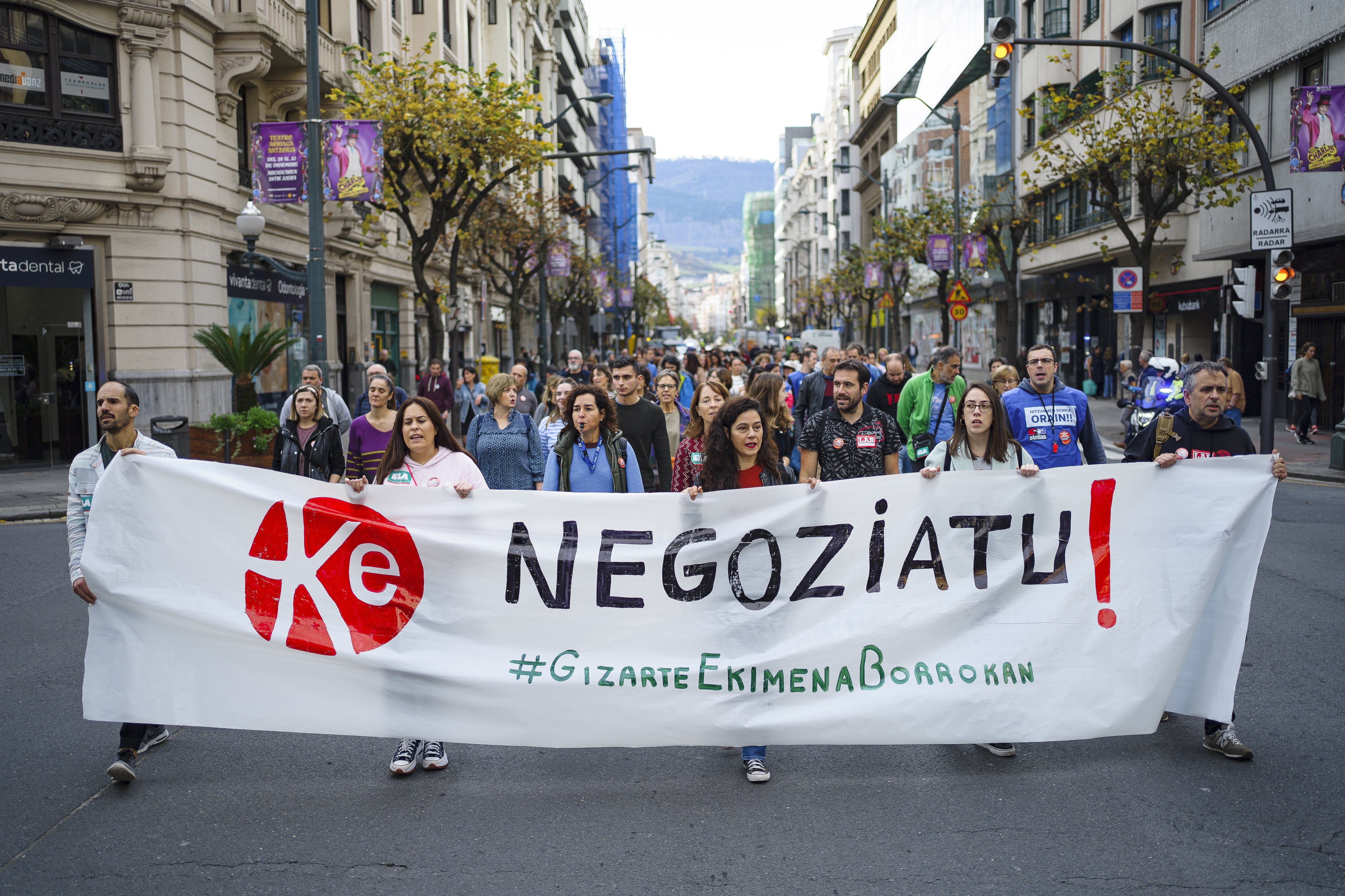 Eskola erlijiosoetako langileen protesta bat, abenduan, Bilbon. ARITZ LOIOLA / FOKU