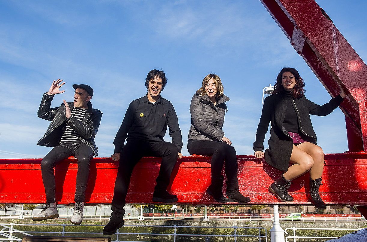 Iñaki Bengoak, Jon Zubiagak, Olatz Anduezak eta Ane Martinezek osatzen dute Anita Parker. LUIS JAUREGIALTZO / ARGAZKI PRESS.