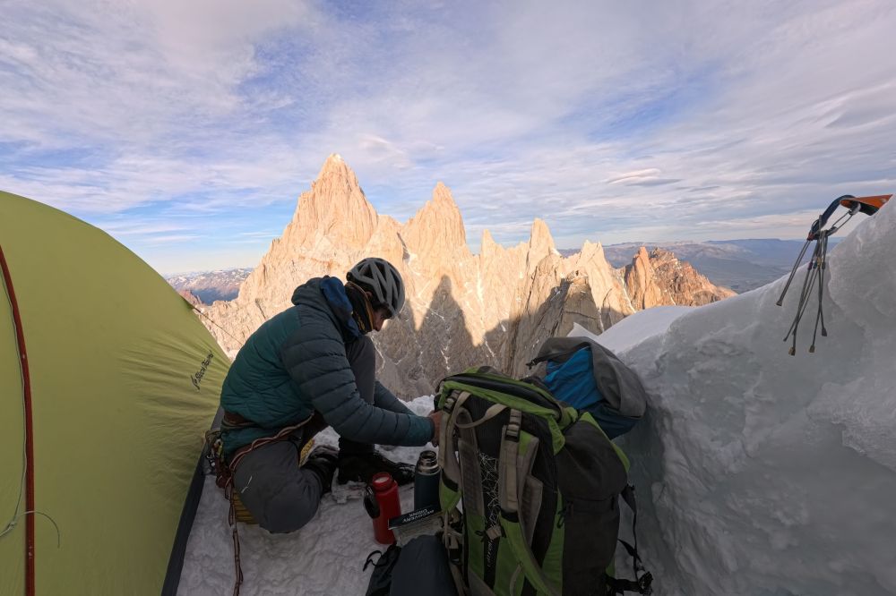 Tasio Martin Patagoniako Cerro Torre mendia eskalatzen Tasio Martin Patagoniako Cerro Torre mendia eskalatzen