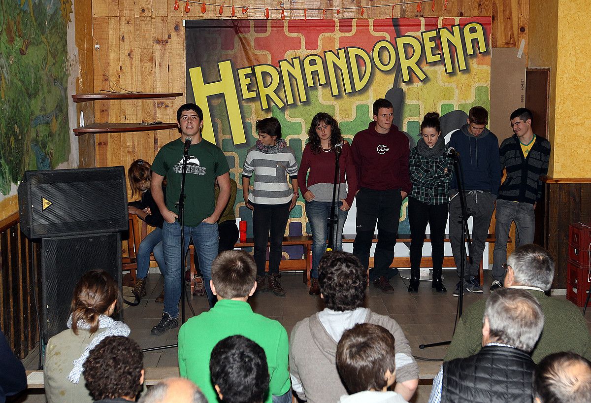 2015eko Hernandorena sariketaren finala, Baigorriko Bixentaenian. BOB EDME. 2015eko Hernandorena sariketaren finala, Baigorriko Bixentaenian. BOB EDME.