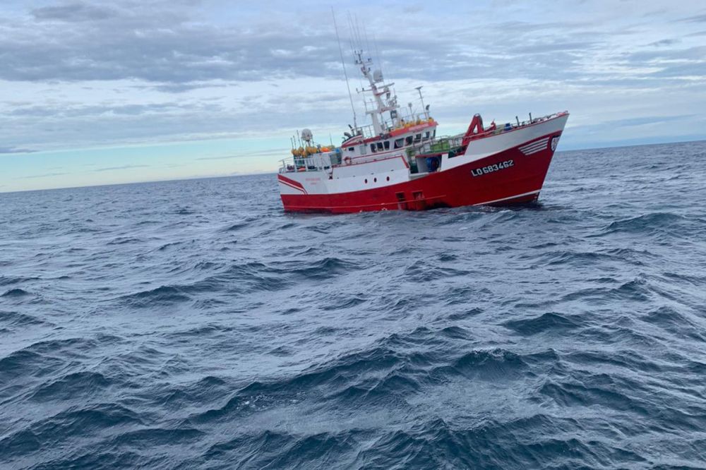 'Maria Reina Madre' arrantzontzia itsaso zabalean, gaur goizean. ITSAS SALBAMENTUA,