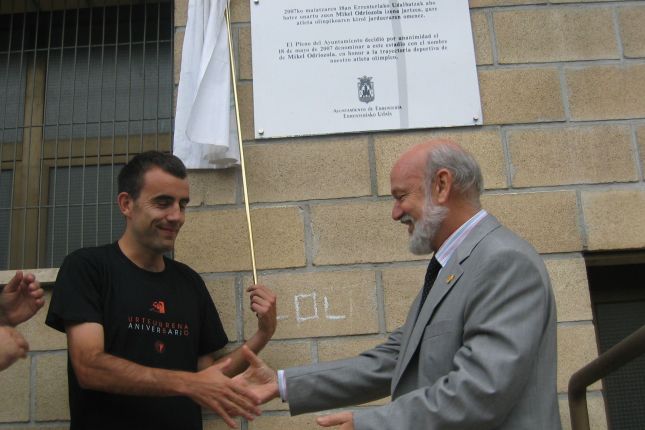 (ID_13584037) (/EZEZAGUNA) mikel_odriozola_eta_juan_c (ID_13584037) (/EZEZAGUNA) mikel_odriozola_eta_juan_c