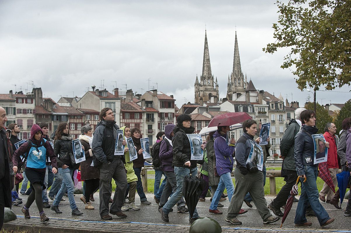 Euskal presoen eskubideen alde Baionan eginiko manifestazio bat. JON URBE / ARGAZKI PRESS.