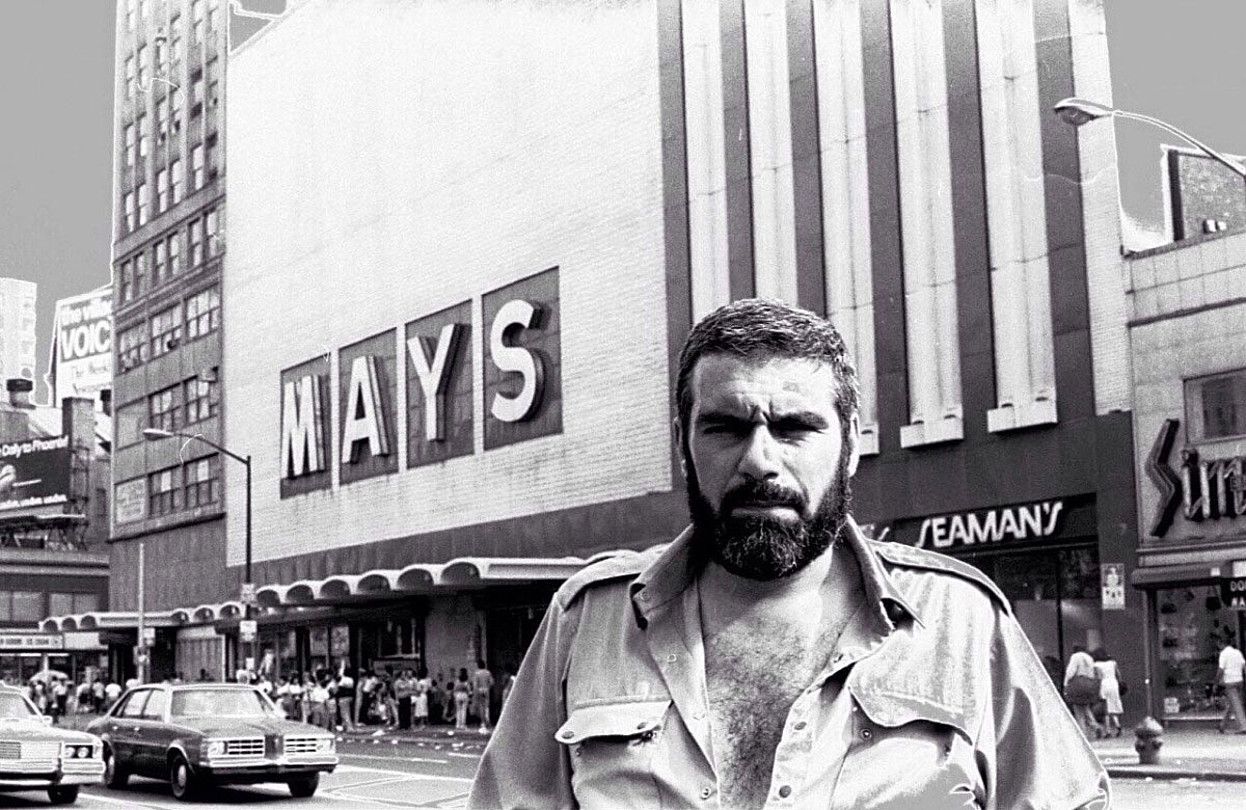 Sergei Dovlatov New Yorken, 1980ko hamarkadan. BERRIA.