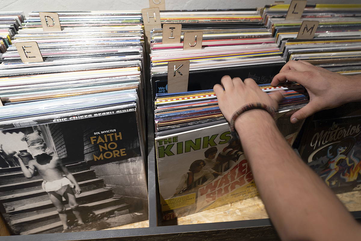 (ID_13596778) (Raul Bogajo/@FOKU) 2022-09-08 Gasteiz. Vinilo denda