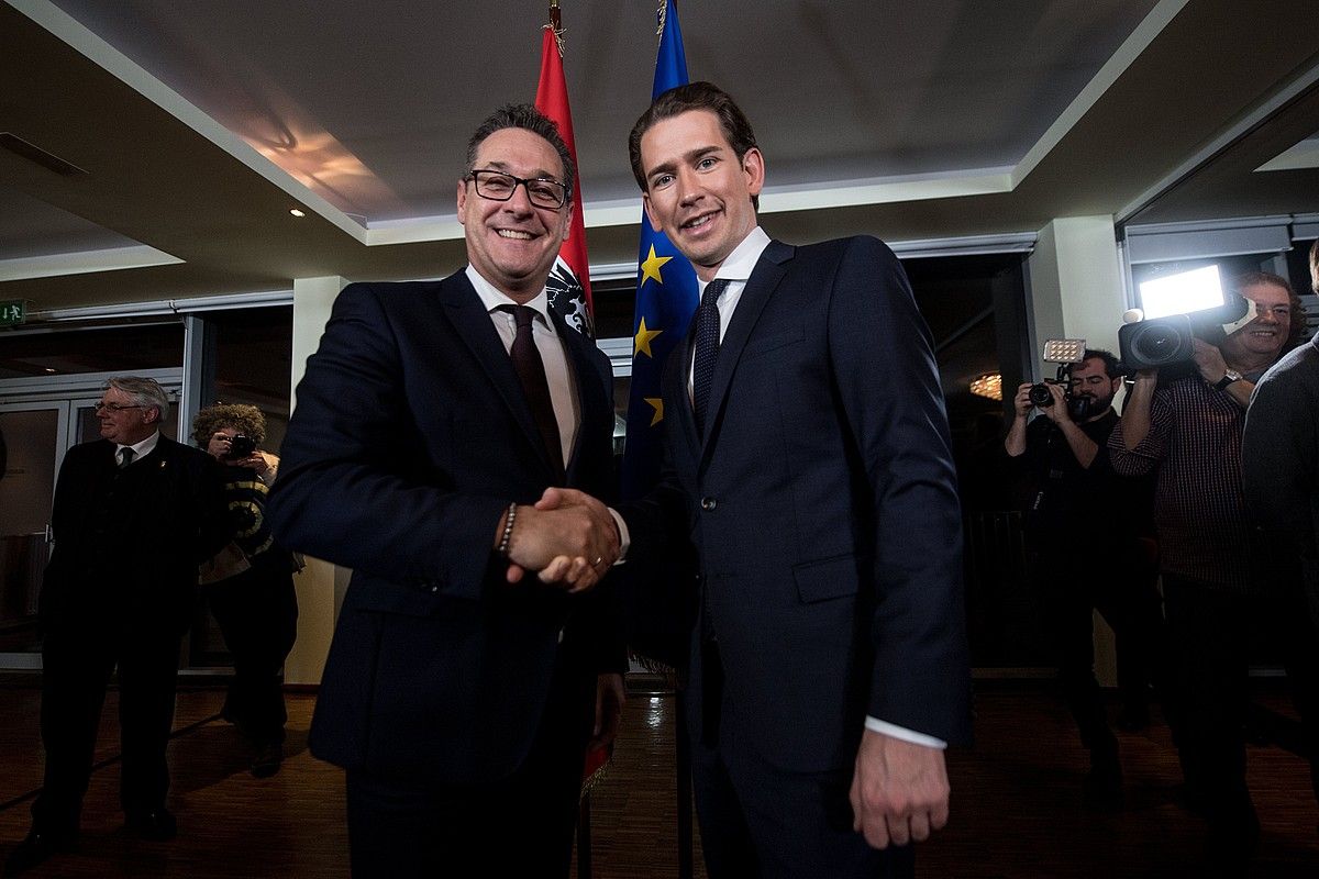 Strache (FPO) eta Kurz (OVP), atzo Vienan. CHRISTIAN BRUNA / EFE.