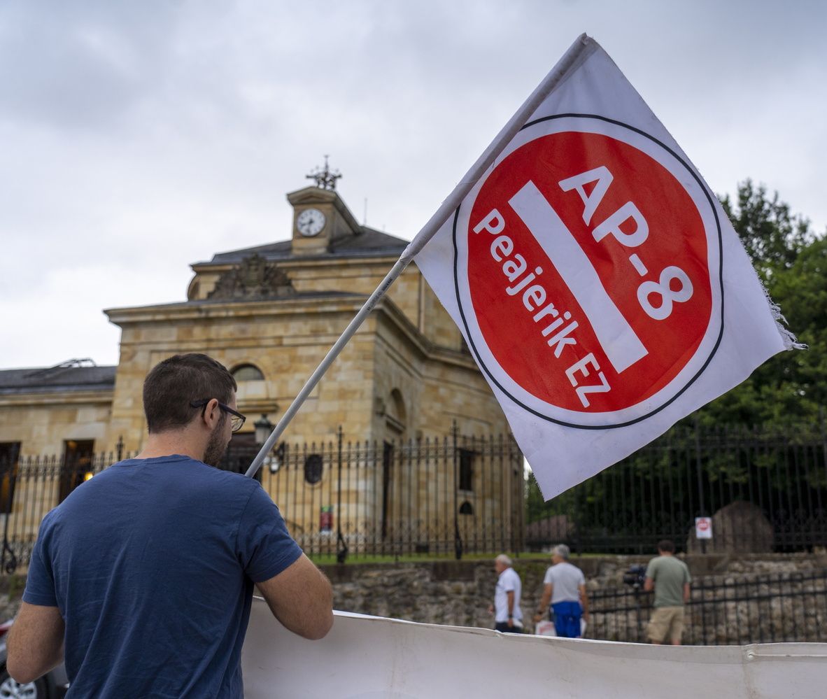 Gernika-Lumo. Bizkaiko garraiolarien protesta bidesarien aurka