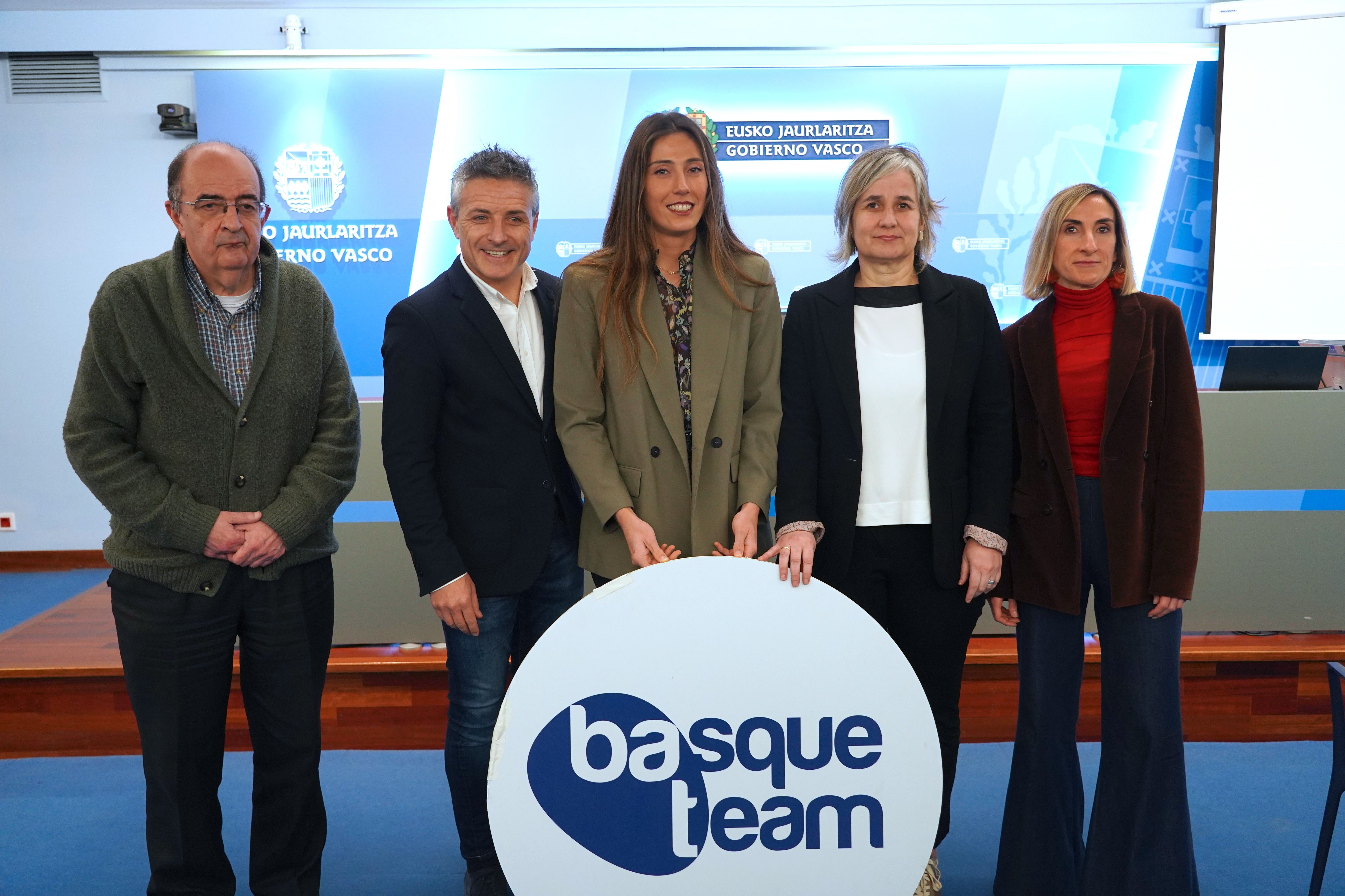 (ID_13605765) (Jon Urbe/@FOKU) 2024-02-15, Donostia. Basque Teamek bekatutako Teresa Errandonea hesi-lasterkariak, Europako eta Mun...