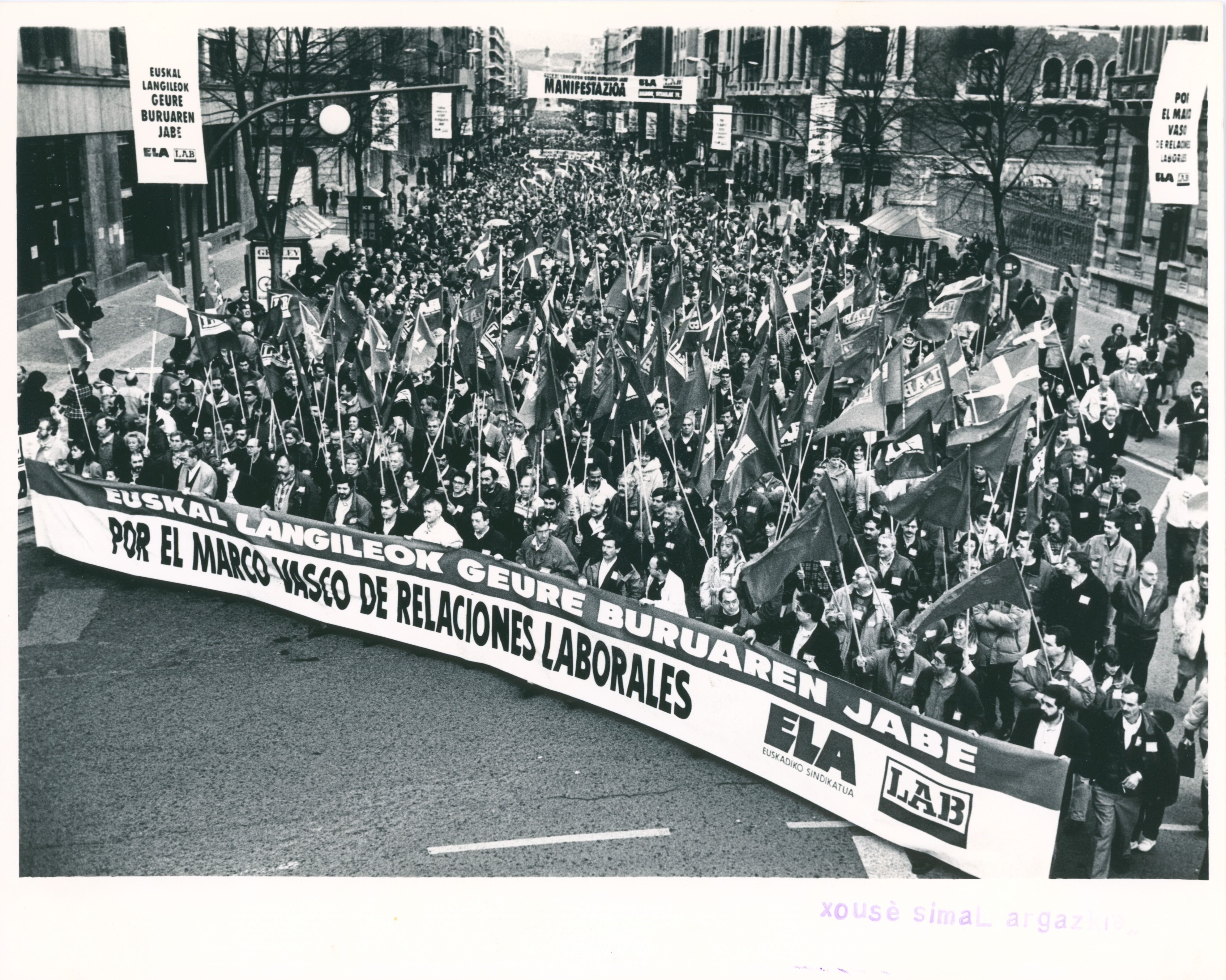 Lan harremanetarako euskal esparruaren aldeko manifestazioa