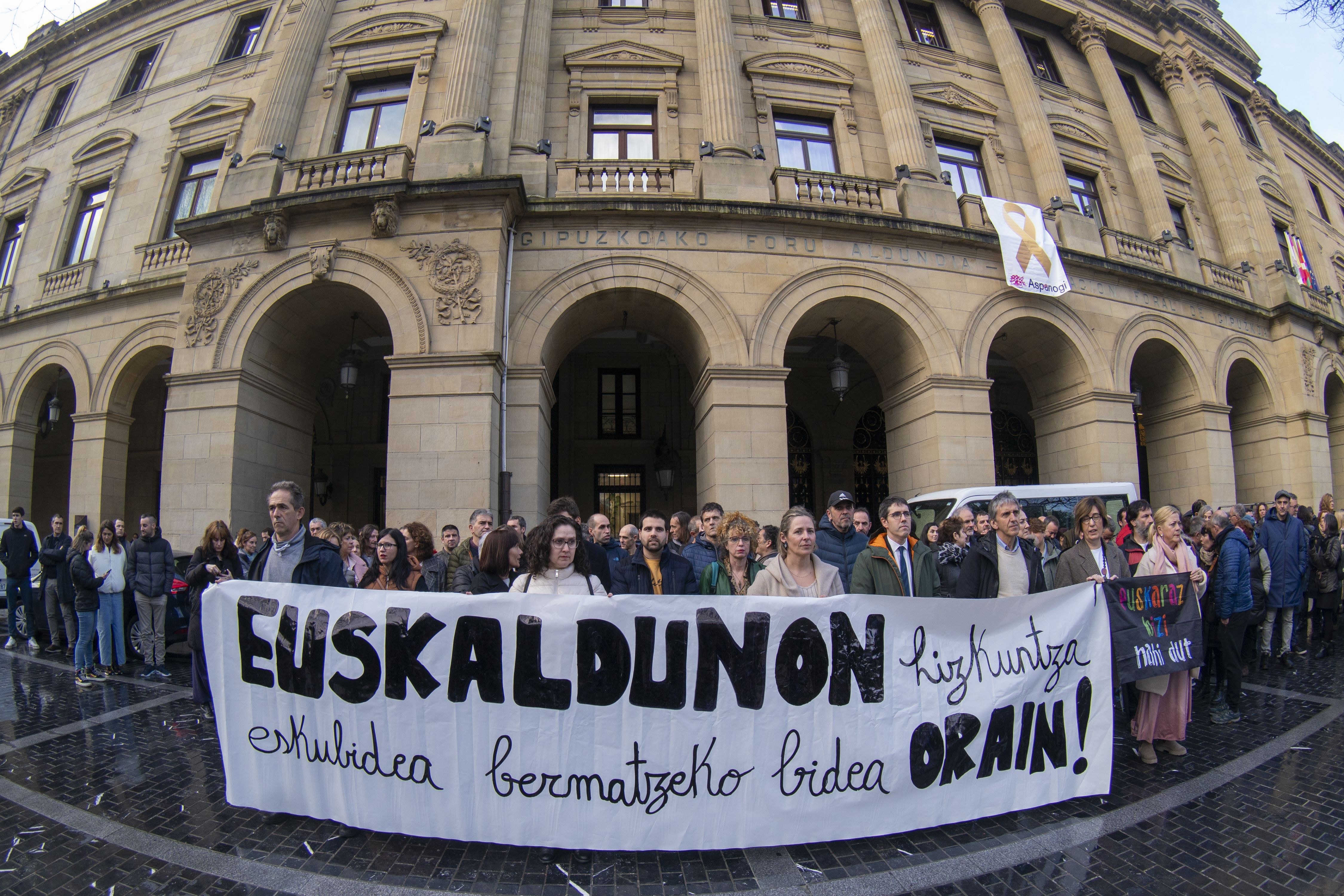 (ID_13610069) (Gorka Rubio/@FOKU) 2024-02-16, Donostia. ELA eta LABen elkarretaratzea erasoaldi judizialaren kontran eta 119 admini...