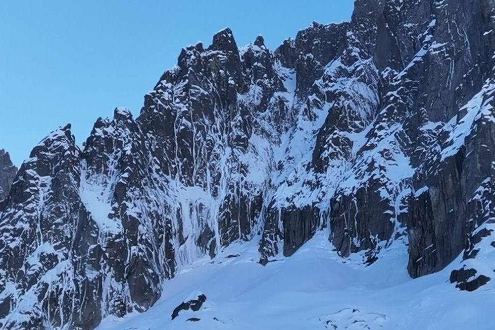 Pointe de Nantillonseko eskalada Pointe de Nantillonseko eskalada