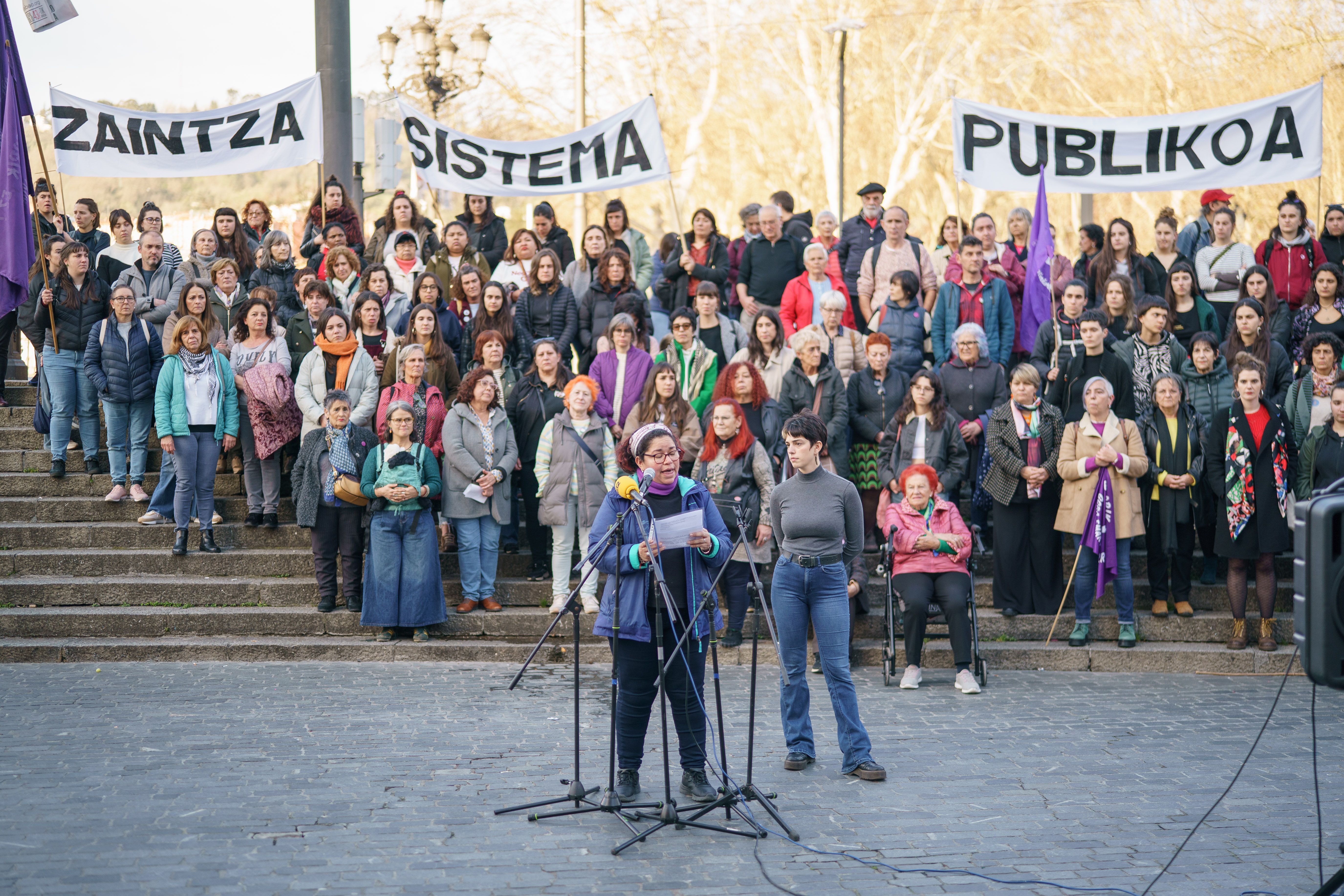 Agerraldi jendetsua egin du gaur Bilbon Denon Bizitzak Erdigunean plataformak. ENDIKA PORTILLO / FOKU