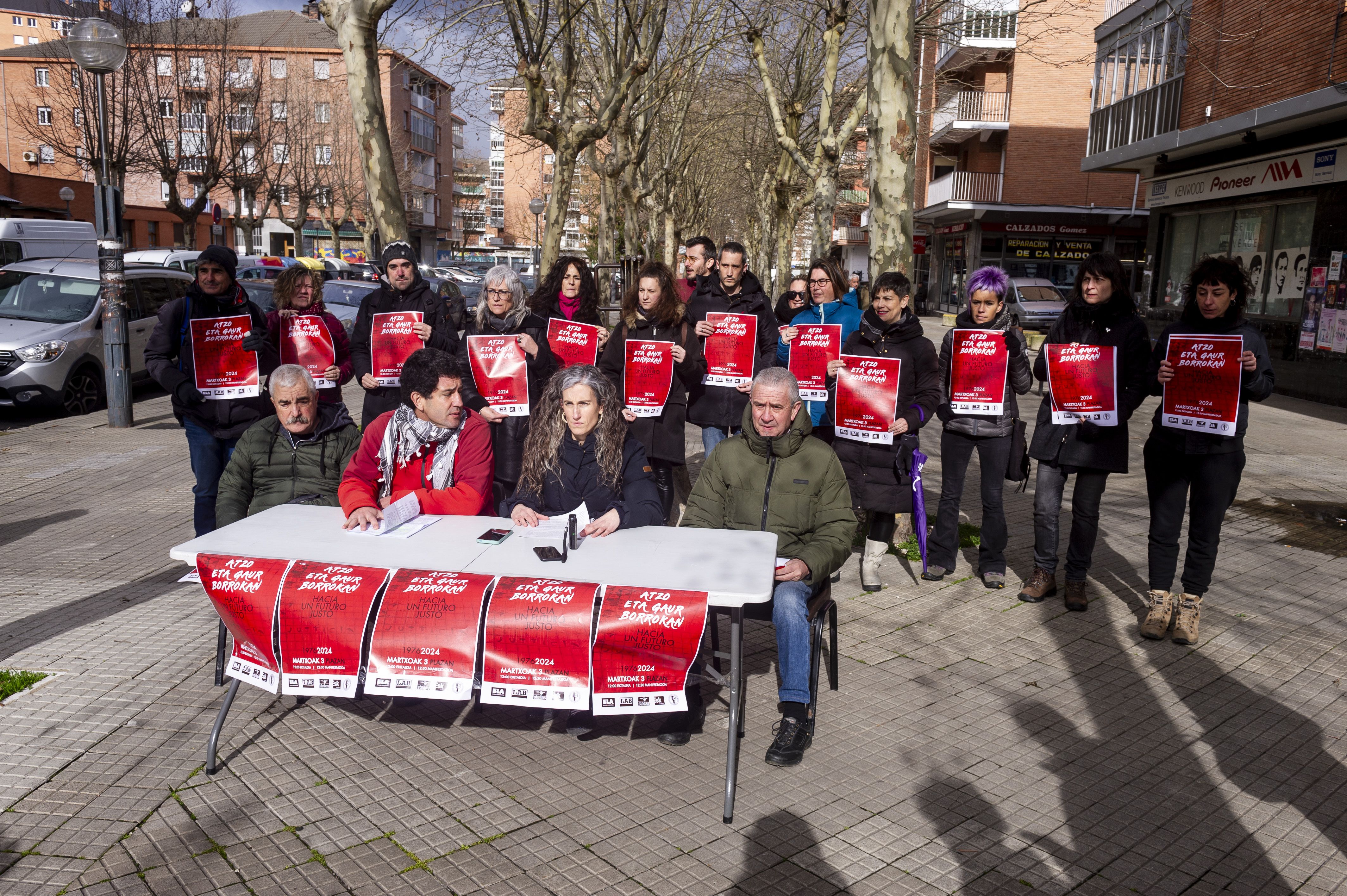 (ID_13644743) (Jaizki Fontaneda/@FOKU) 2024-02-26, Gasteiz. Martxoak 3ko omenaldi eta manifestazioa aurkezteko prentsaurrekoa egin ...