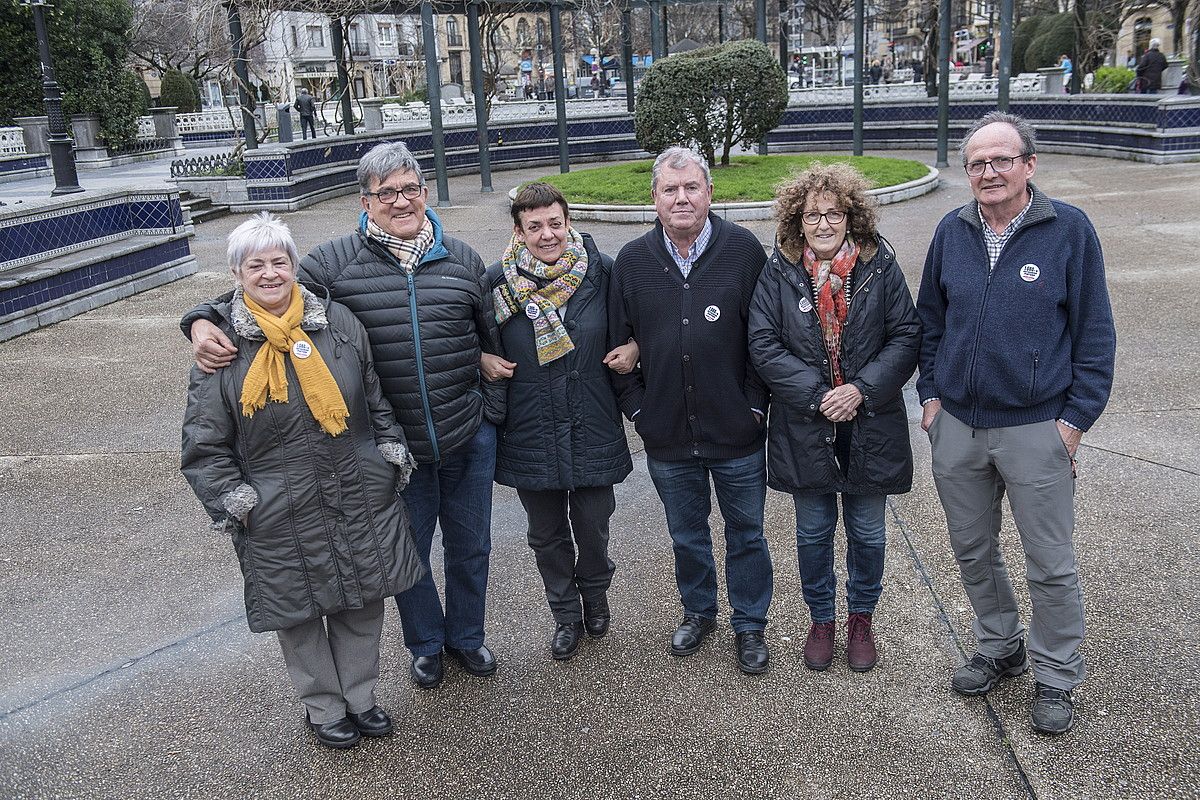 Duintasuna elkarteko sei kide, Donostian, herenegun. Ezkerretikeskumara: Usandizaga, Altuna, Corrales,Oregi, Serrano eta Amundarain. GORKA RUBIO / ARGAZKI PRESS.