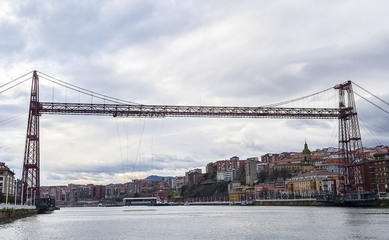 Bizkaiko Zubiak etenik gabe lotu ditu Getxo eta Portugalete hemeretzi urtez. MARISOL RAMIREZ / ARGAZKI PRESS. Bizkaiko Zubiak etenik gabe lotu ditu Getxo eta Portugalete hemeretzi urtez. MARISOL RAMIREZ / ARGAZKI PRESS.