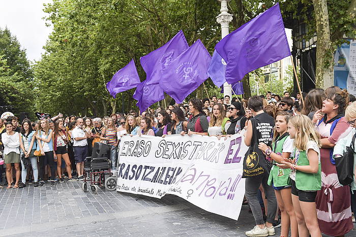 Donostiako Aste Nagusian izan diren sexu erasoen aurkako elkarretaratzea, abuztuaren 13an, Donostian. IDOIA ZABALETA, FOKU