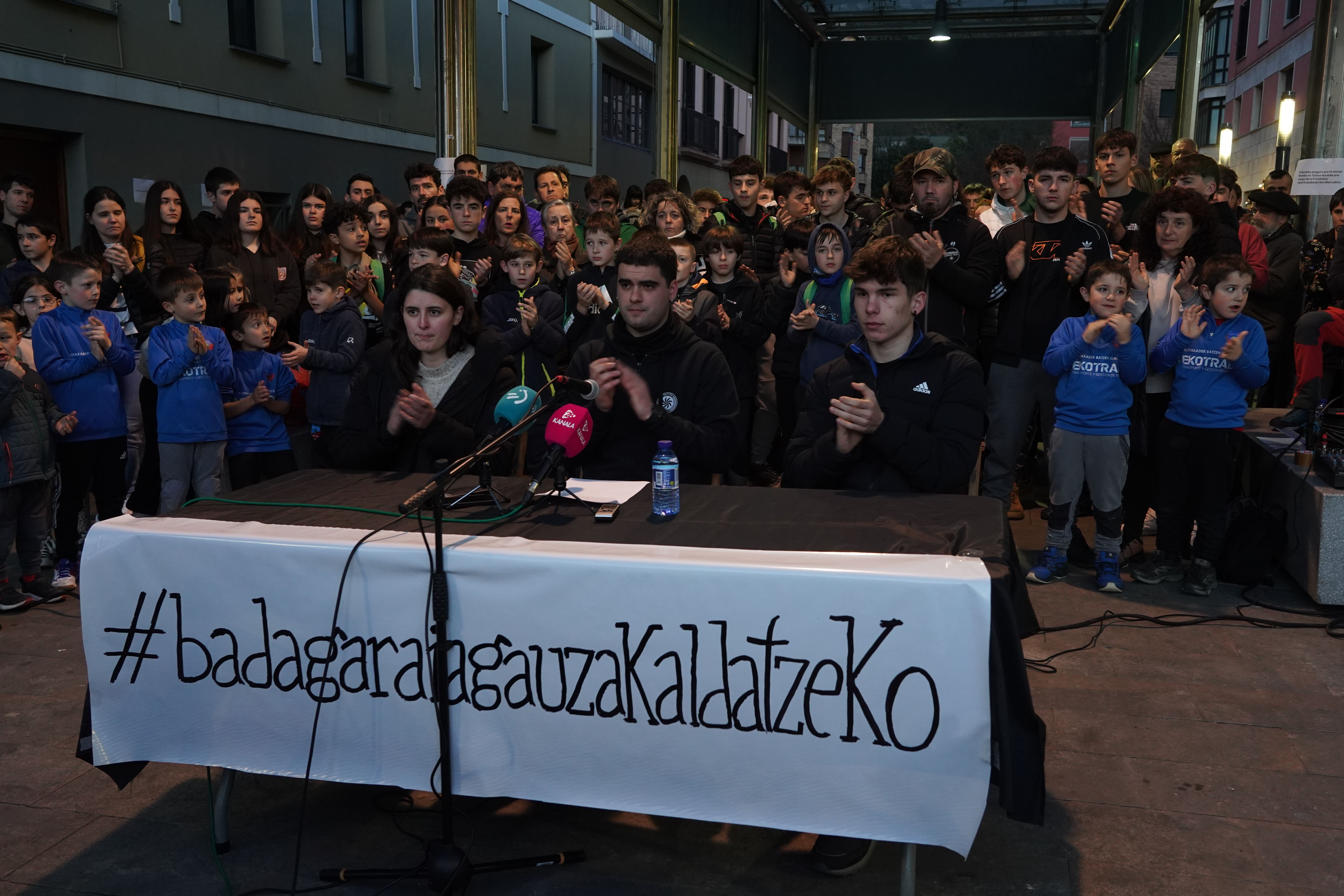 Tolosako foam jaurtigai zaurituaren aldeko plataformaren agerraldia. JON URBE / FOKU