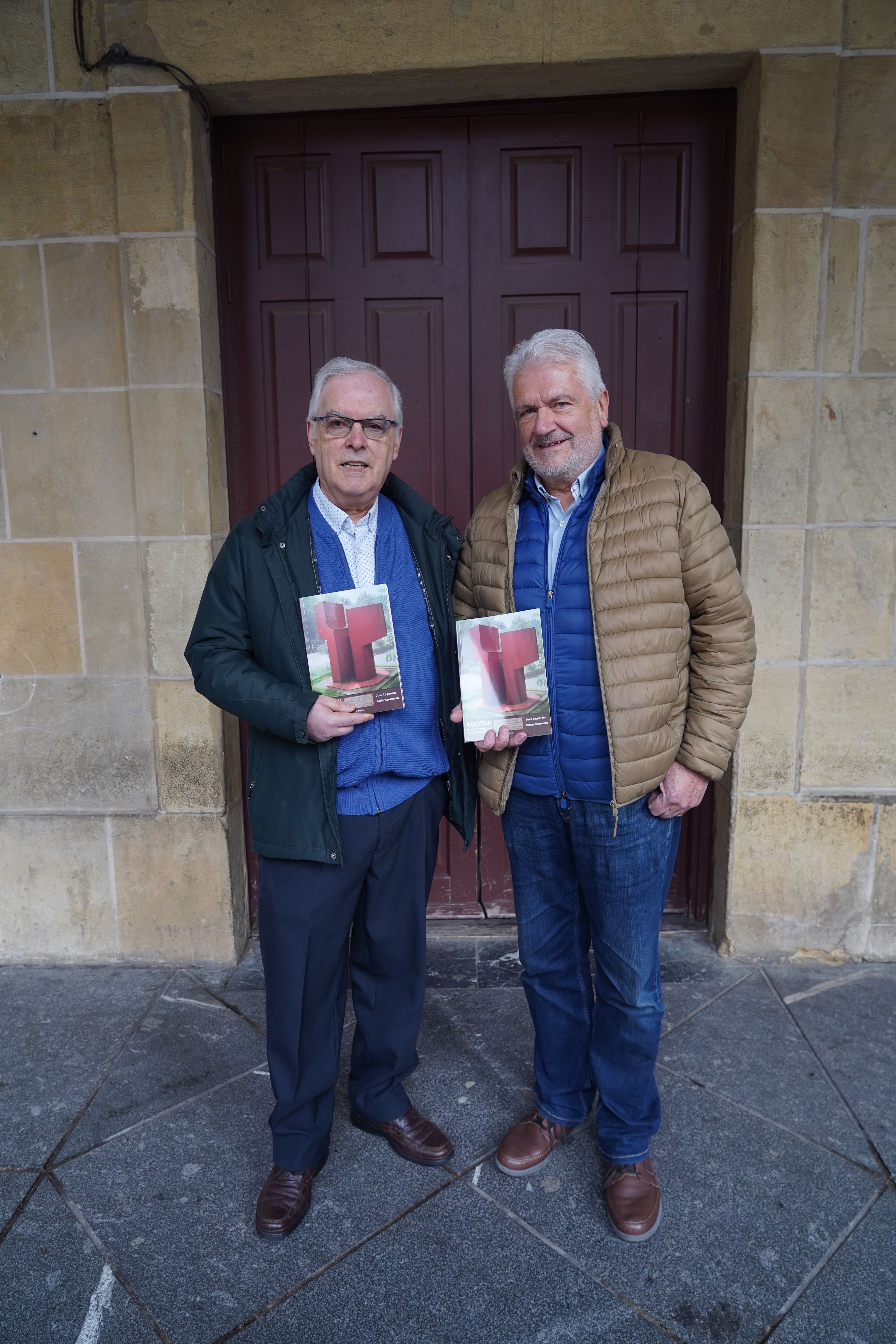 Legarreta eta Santxotena, astelehenean Donostian egin zuten liburu aurkezpenean. JON URBE / FOKU