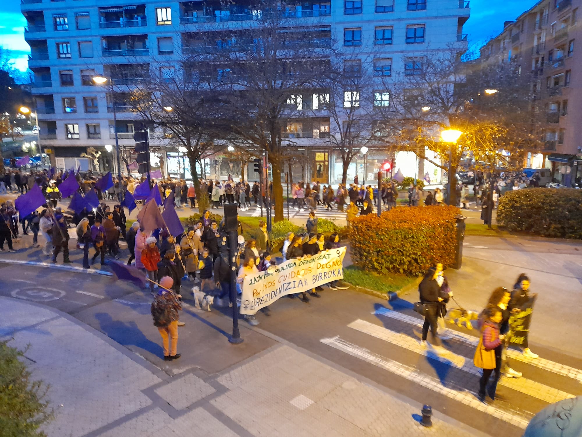 Zaintza sistema publikoa aldarrikatu dute Errenterian (Gipuzkoa).