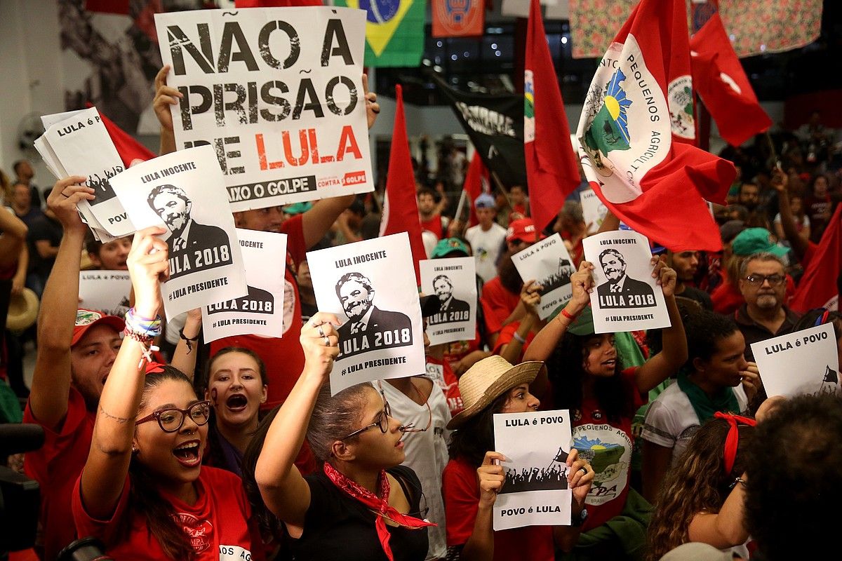 Lularen jarraitzaileak, herenegun, Sao Paulon. FERNANDO BIZERRA JR. / EFE.