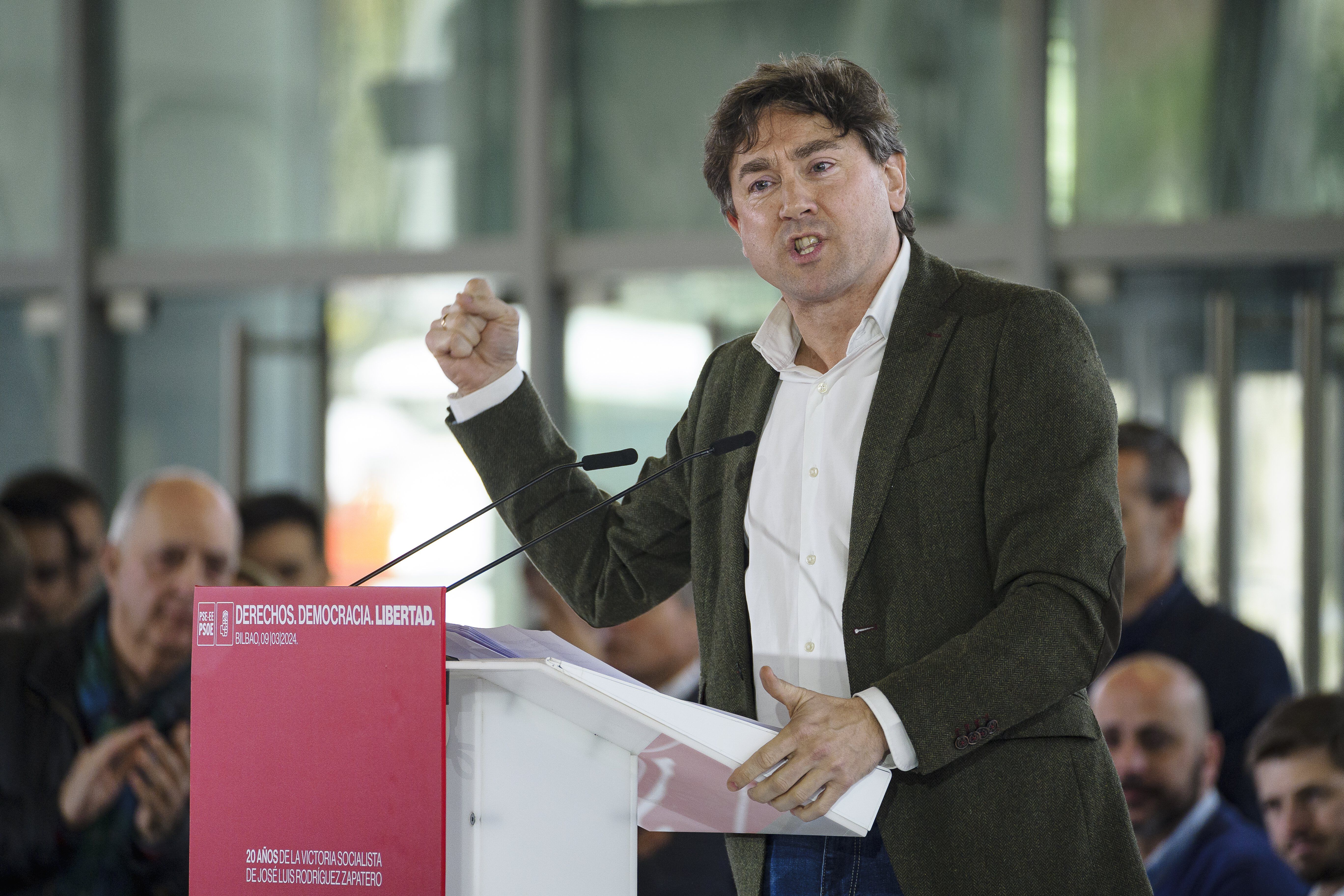 (ID_13684841) (Aritz Loiola/@FOKU) 2024-03-09, Bilbo. PSEk José Luis Rodríguez Zapaterori omenaldia egin dio bere gobernuaren 20