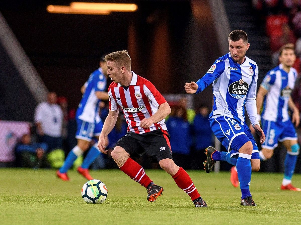 Iker Muniain, Deportivoren aurka jokatutako partidan. Baliteke gaur hasieratik jokatzea. JAVIER ZORRILLA / EFE.