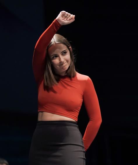 Aroa Arrizubieta, Arabako Bertsolari Txapelketako txapelduna. Endika Portillo / FOKU Aroa Arrizubieta, Arabako Bertsolari Txapelketako txapelduna. Endika Portillo / FOKU