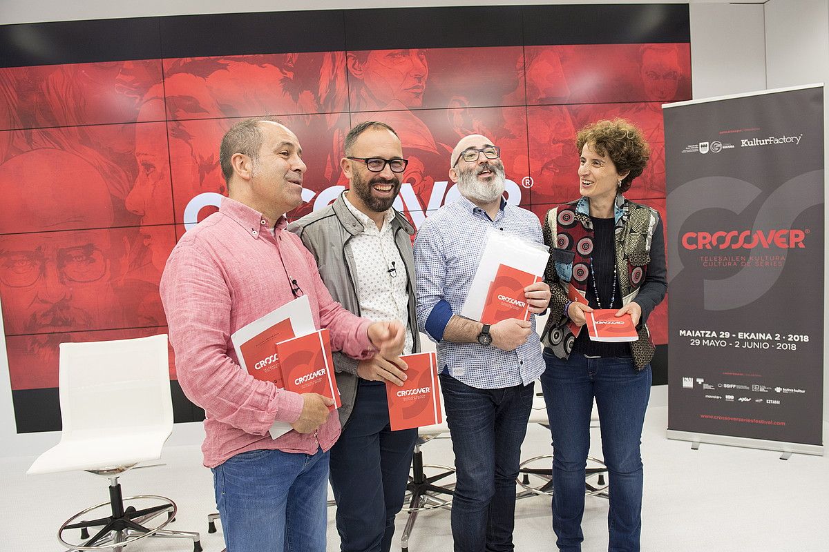 Patxi Presa, Denis Itxaso, Jon Paul Arroyo eta Maria Jose Telleria, atzo, jaialdiaren aurkezpenean. JUAN CARLOS RUIZ / FOKU. Patxi Presa, Denis Itxaso, Jon Paul Arroyo eta Maria Jose Telleria, atzo, jaialdiaren aurkezpenean. JUAN CARLOS RUIZ / FOKU.