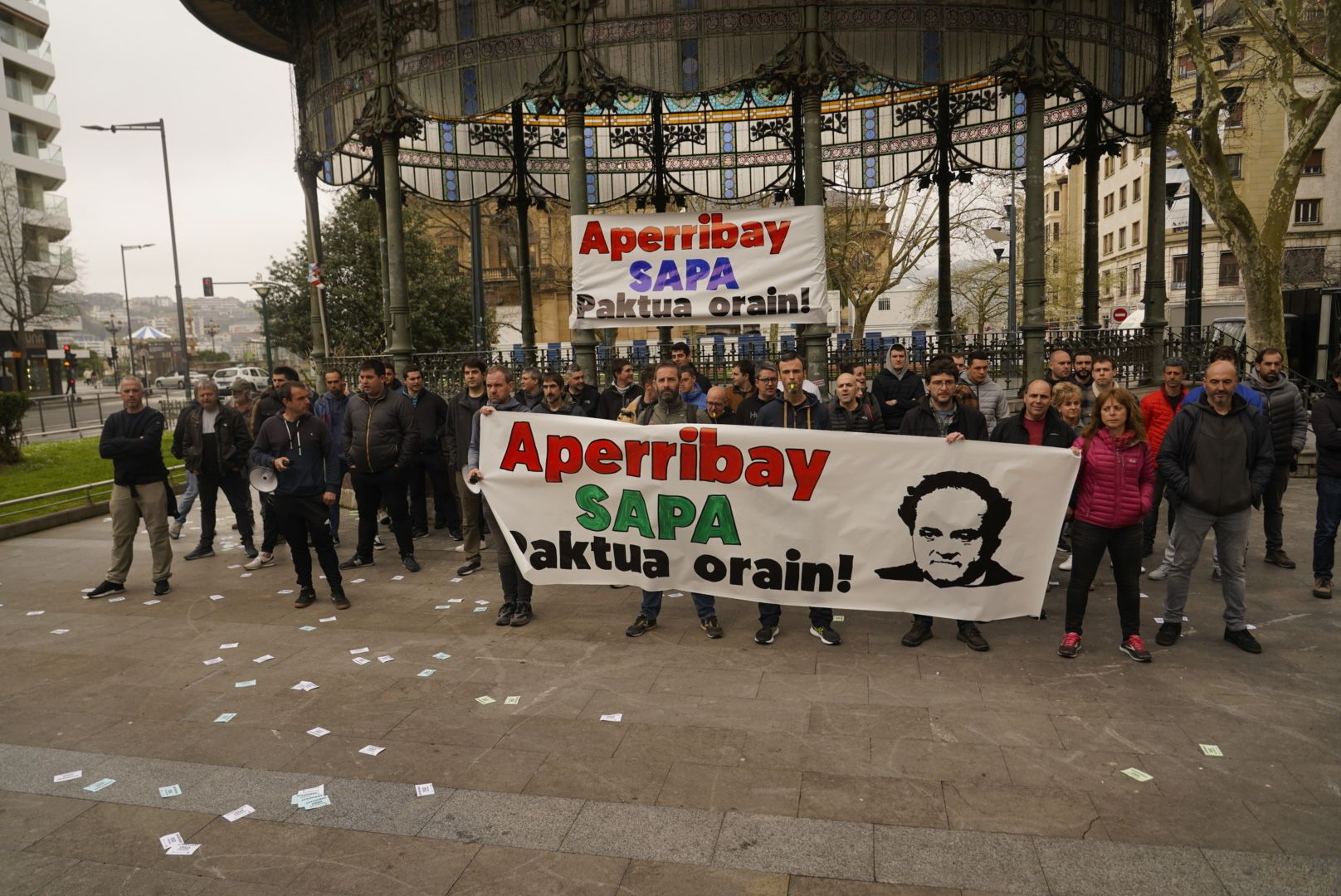 Sapa enpresako langileen protesta, Donostiako bulebarrean. FOKU