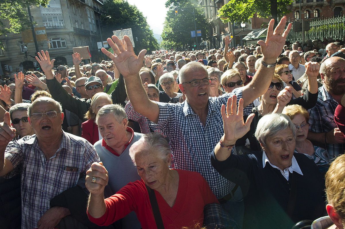 Bilboko manifestazioa izan zen, atzo ere, jendetsuena. MONIKA DEL VALLE / FOKU.