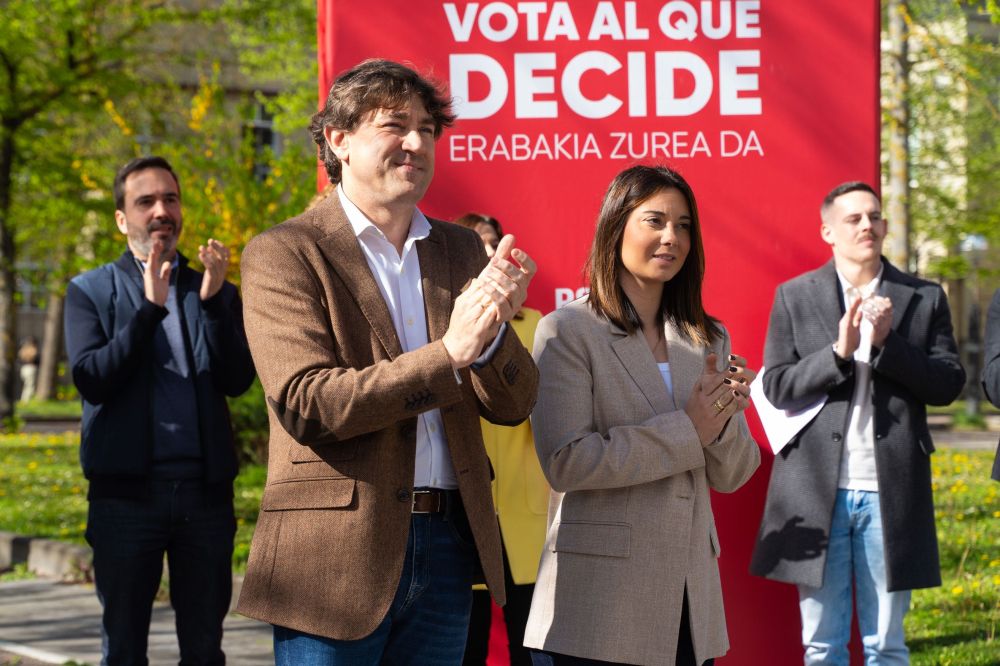 Eneko Andueza eta Aroa Jilete gaur, Gasteizen. PSE-EE Eneko Andueza eta Aroa Jilete gaur, Gasteizen. PSE-EE