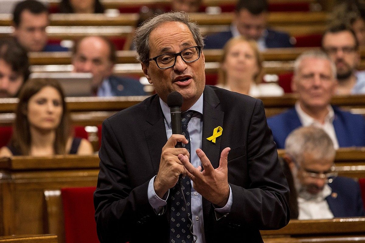 Quim Torra Kataluniako Generalitateko presidentea azalpenak ematen, atzo, Parlamentuan. QUIQUE GARCIA / EFE.