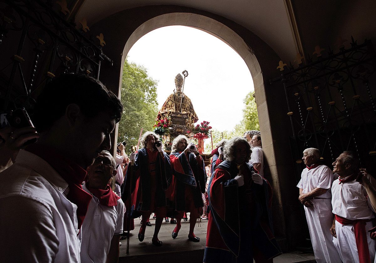 Gaur, San Fermin eguna da, eta prozesioak izango du protagonismoa goizean. VILLAR LÓPEZ / EFE.