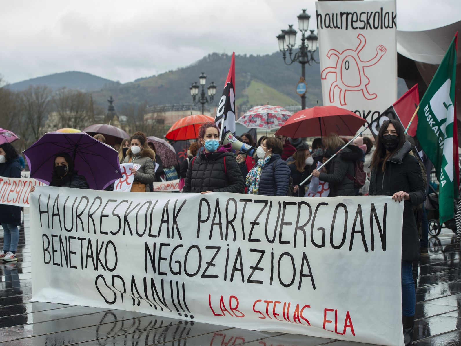 Haurreskolak Partzuergoko beharginen protesta bat, arxiboko irudi batean. MONIKA DEL VALLE / FOKU