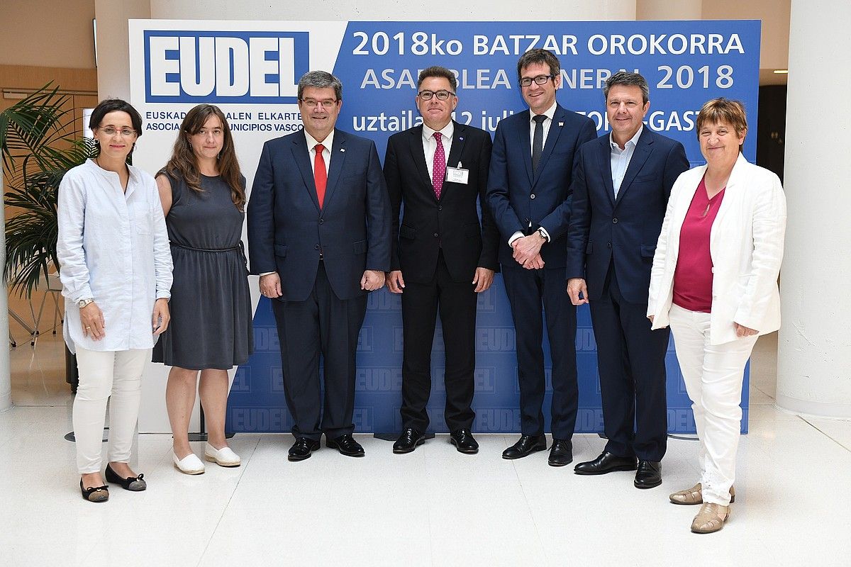 Eudeleko kideak, atzo, Gasteizen. BERRIA. Eudeleko kideak, atzo, Gasteizen. BERRIA.