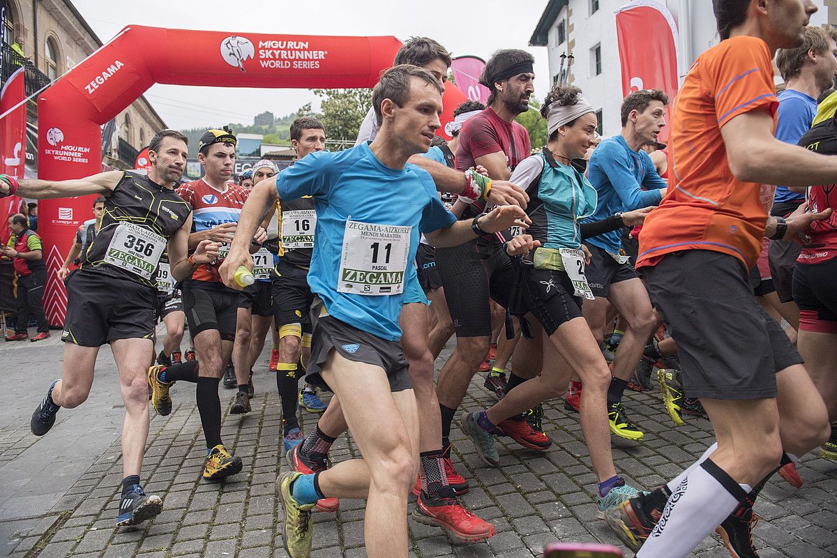 Zegama Aizkorrimendi lasterketaren hasiera, maiatzean. JUAN CARLOS RUIZ/FOKU. Zegama Aizkorrimendi lasterketaren hasiera, maiatzean. JUAN CARLOS RUIZ/FOKU.