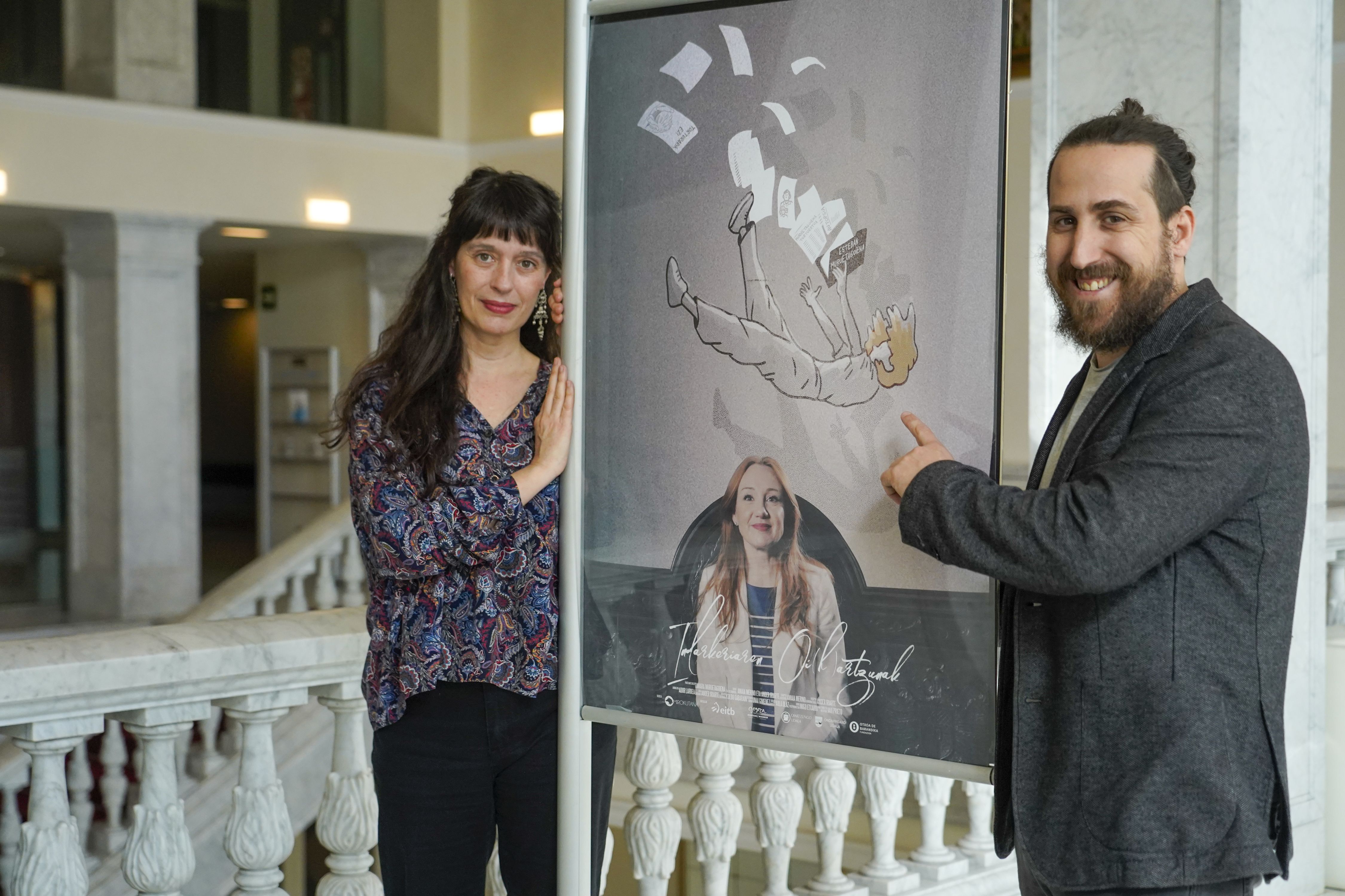 Amaia Merino eta Ander Iriarte, 'Indarkeriaren Oi(h)artzunak' dokumentalaren zuzendariak, joan den astean, Donostian. GORKA RUBIO / FOKU 