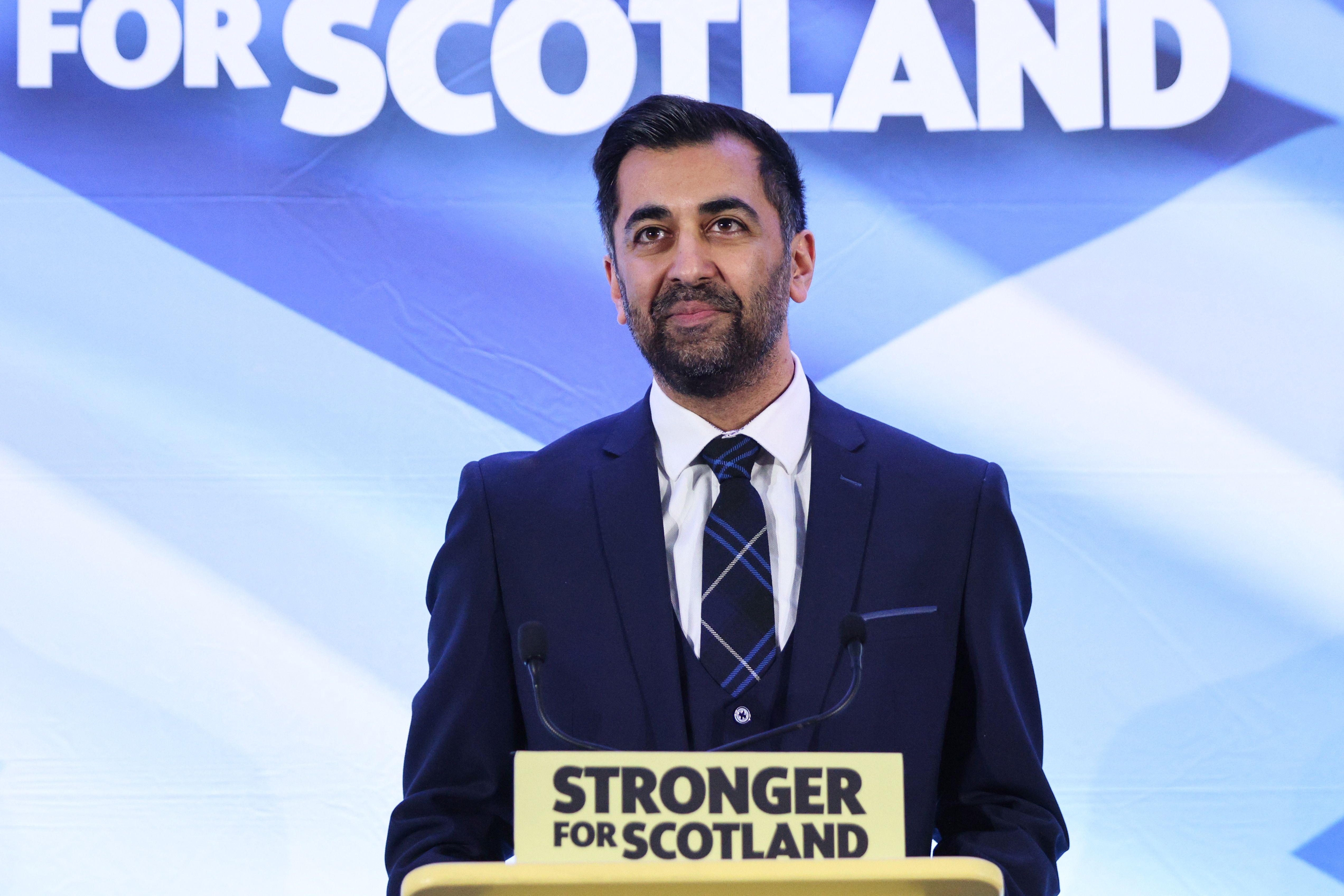 Humza Yousaf Eskoziako lehen ministroa eta SNPko burua, artxiboko argazki batean. ROBERT PERRY / EFE