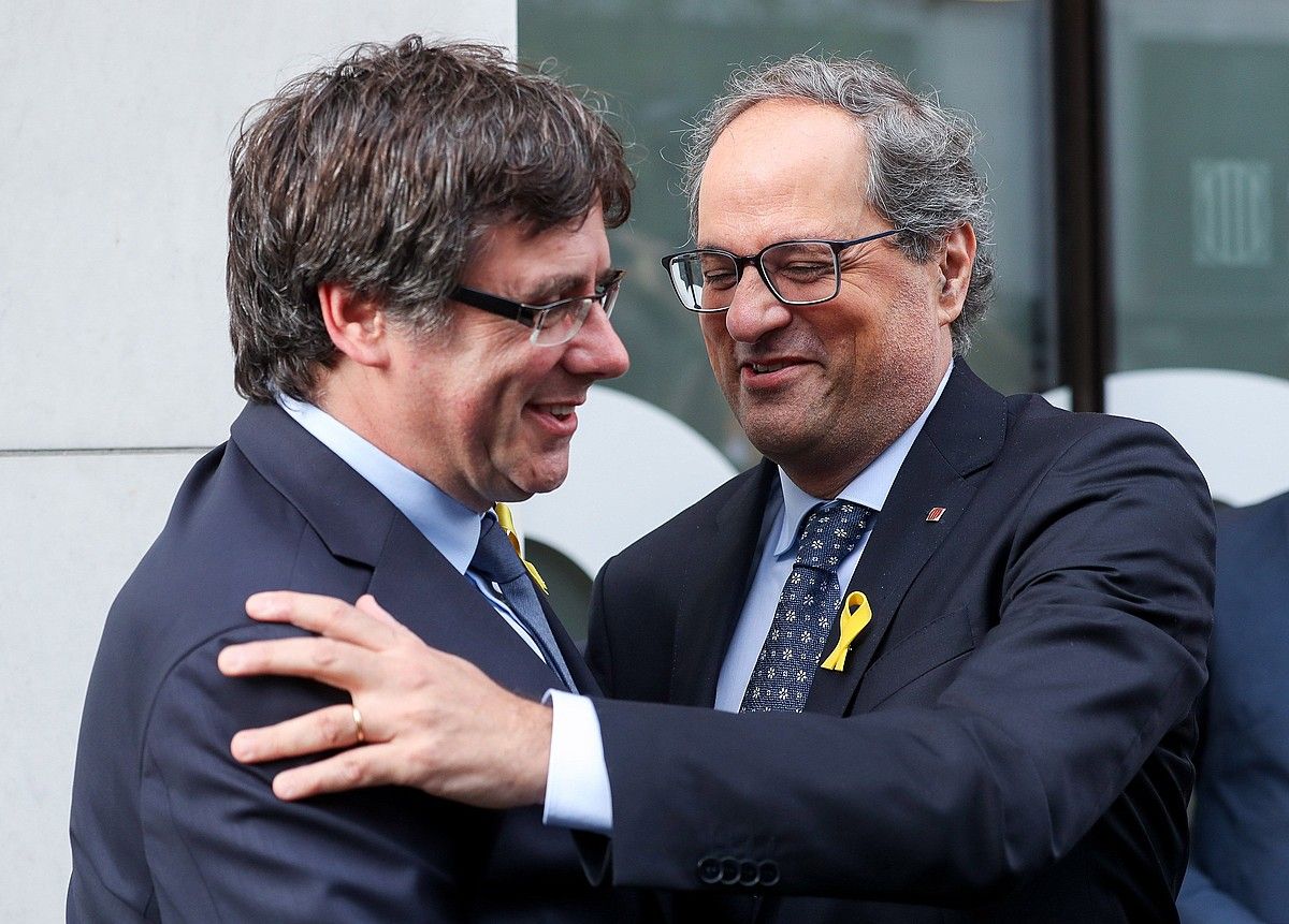 Carles Puigdemont Kataluniako presidente erbesteratua eta Quim Torra Kataluniako presidentea, atzo, Bruselan. EFE.
