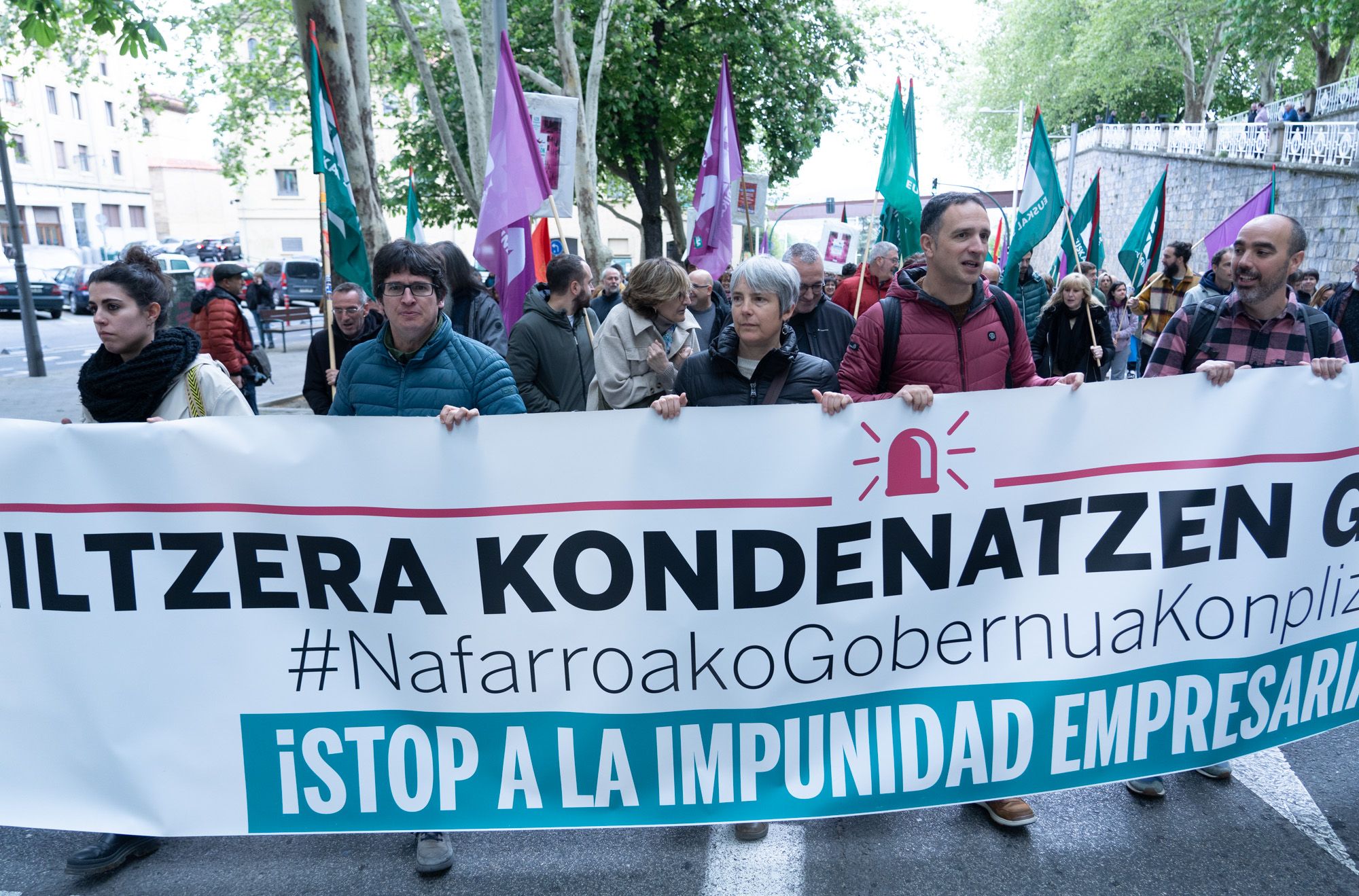 ELAk manifestazioa egin du Iruñean, Labrit pilotalekutik Nafarroako Parlamenturaino.