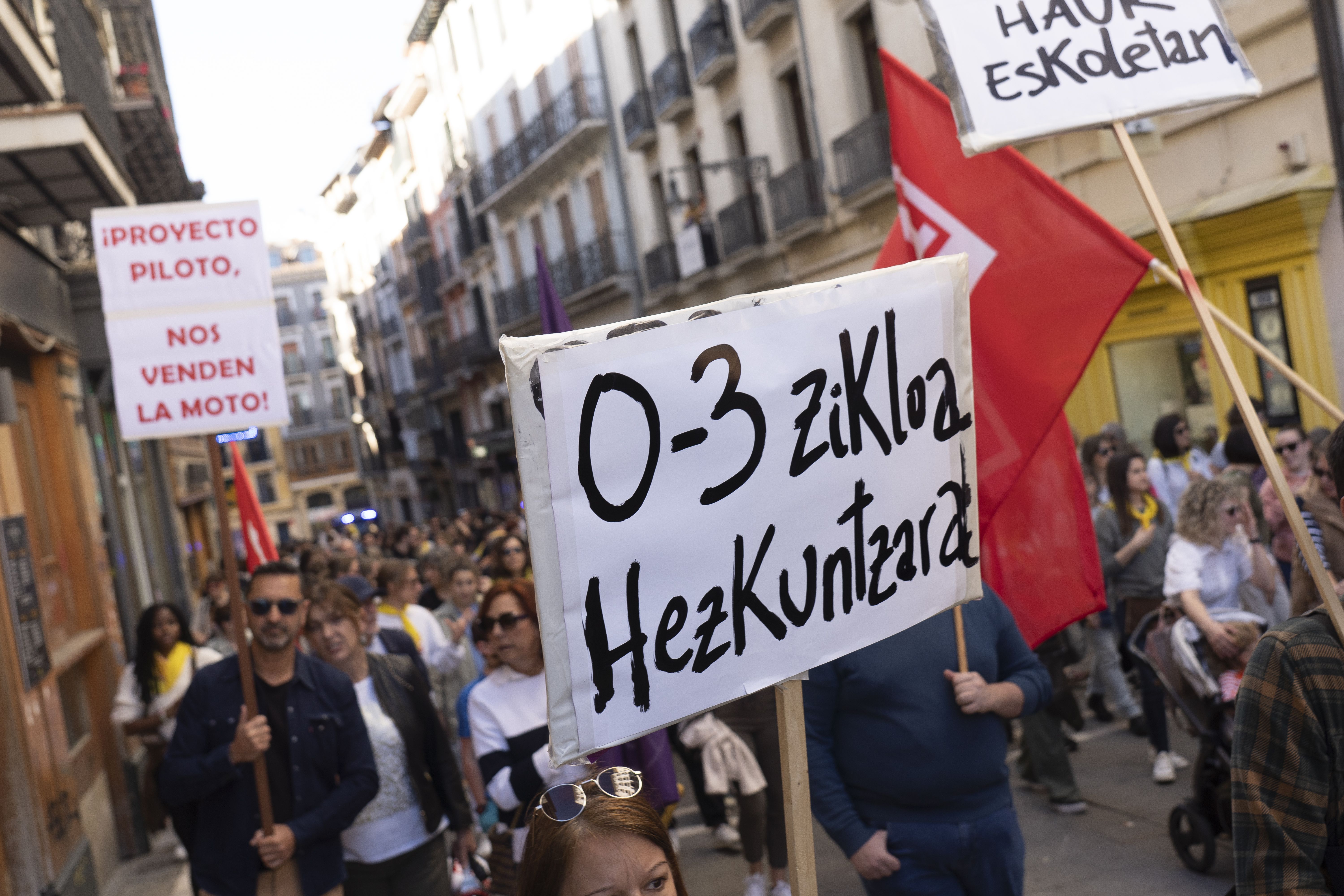 0-3 zikloaren aldeko protesta bat, Iruñean. IÑIGO URIZ / FOKU