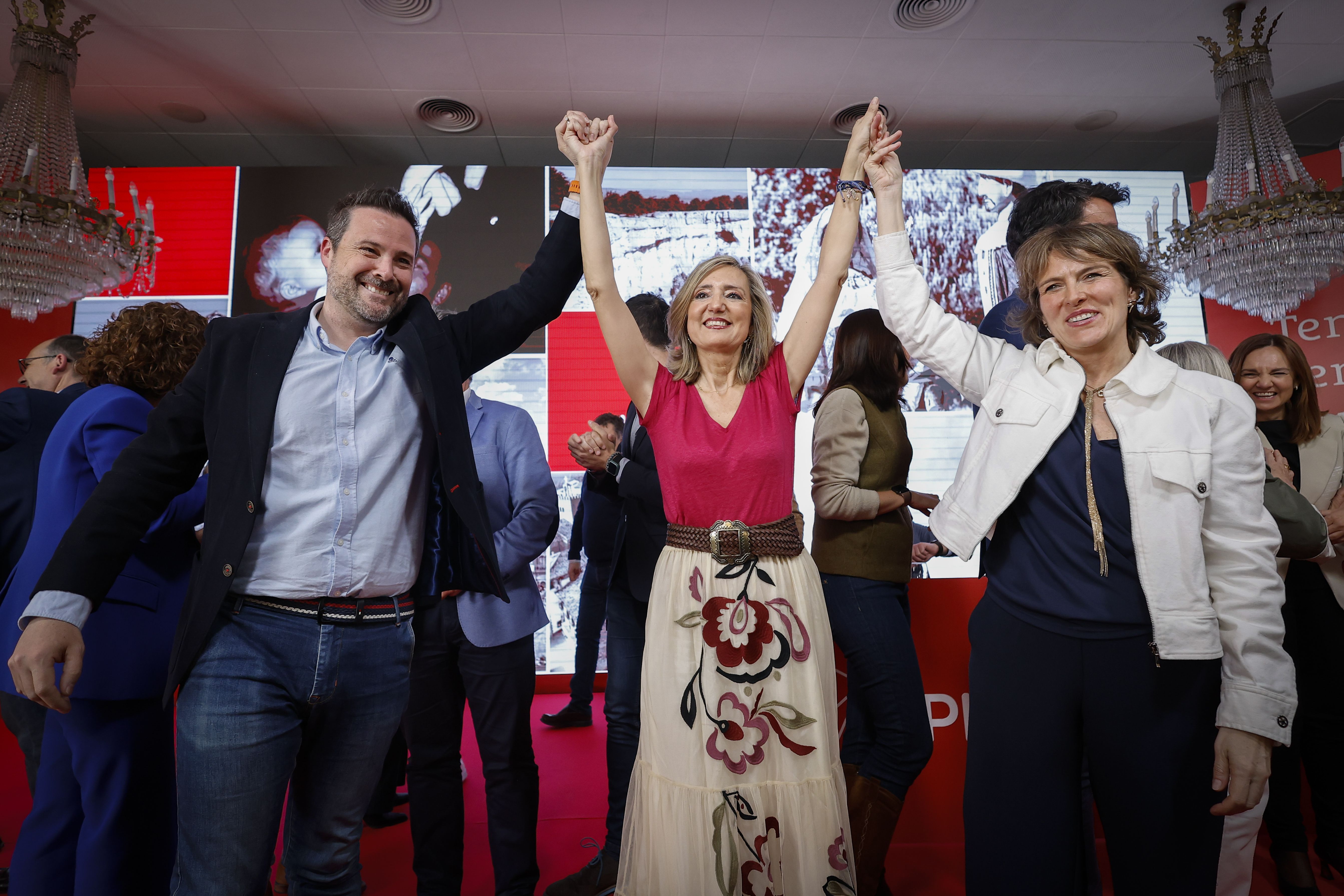 Alejandro Toquero presidenteordea, Cristina Ibarrola presidentea eta Cristina Sota presidenteordea. VILLAR LOPEZ / EFE