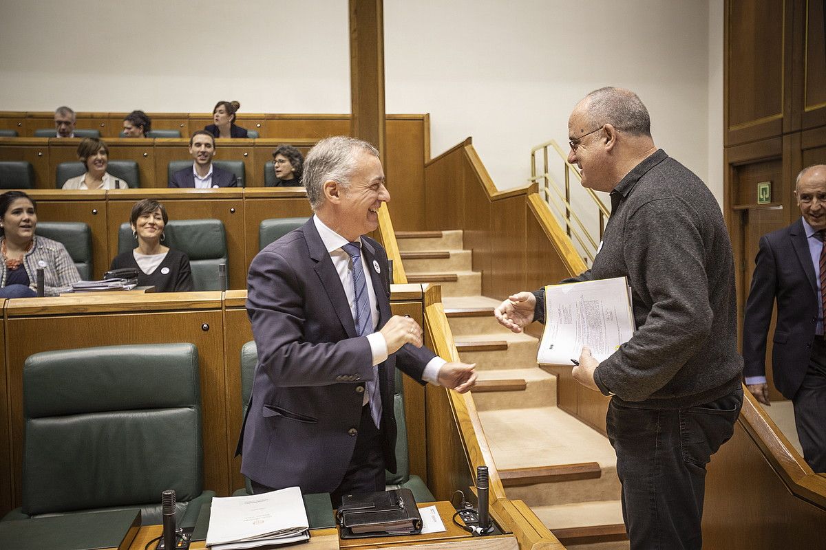 Iñigo Urkullu eta Joseba Egibar, atzoko saioan, Gasteizen. ENDIKA PORTILLO / FOKU. Iñigo Urkullu eta Joseba Egibar, atzoko saioan, Gasteizen. ENDIKA PORTILLO / FOKU.