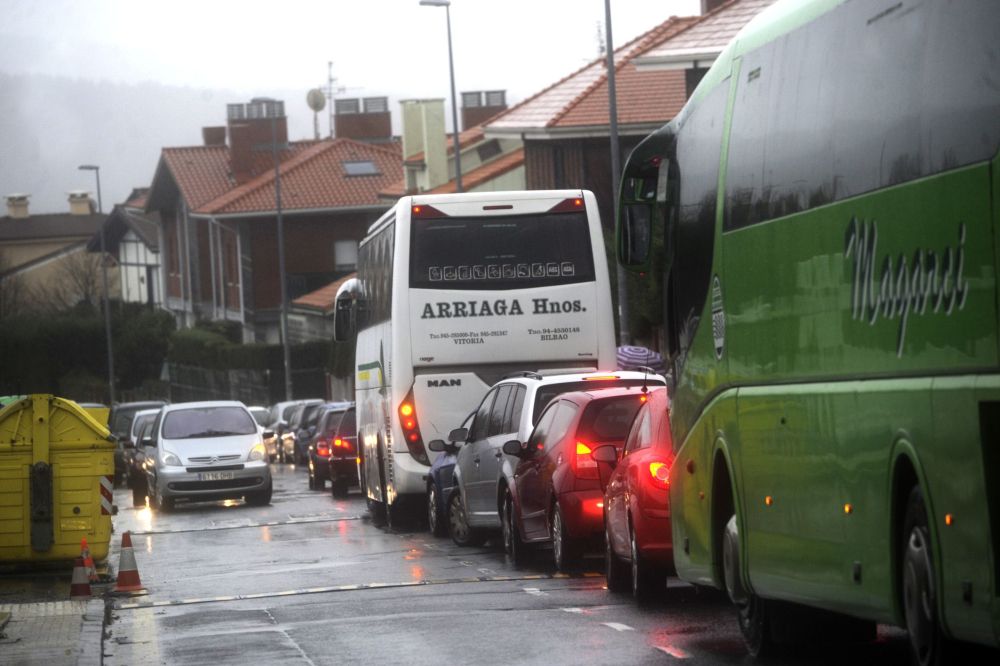 (ID_5368575) ESKOLA GARRIOA. Autobusak. (ID_5368575) ESKOLA GARRIOA. Autobusak.