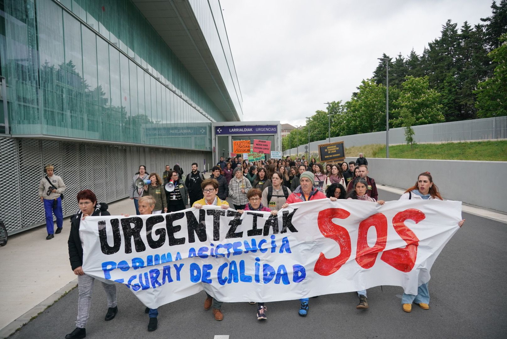 Txagorritxu ospitaleko larrialdietako langileen protesta, gaur goizean. ENDIKA PORTILLO / FOKU