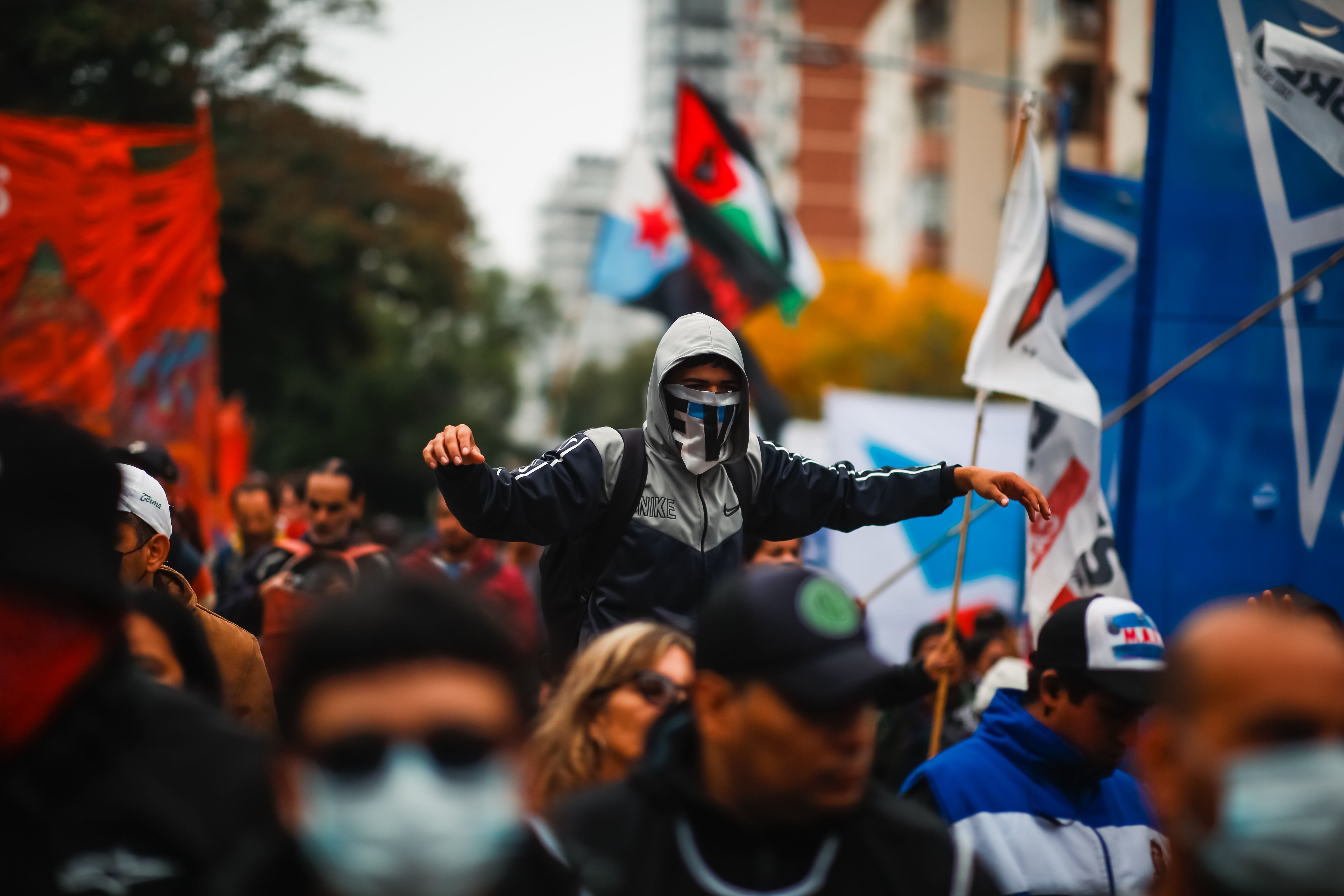 Argentinako Ekonomia Sozialeko Langileen Batasunak Mileiren neurrien aurka antolatutako protesta bat, herenegun, Buenos Airesen. JUAN IGNACIO RONCORONI / EFE