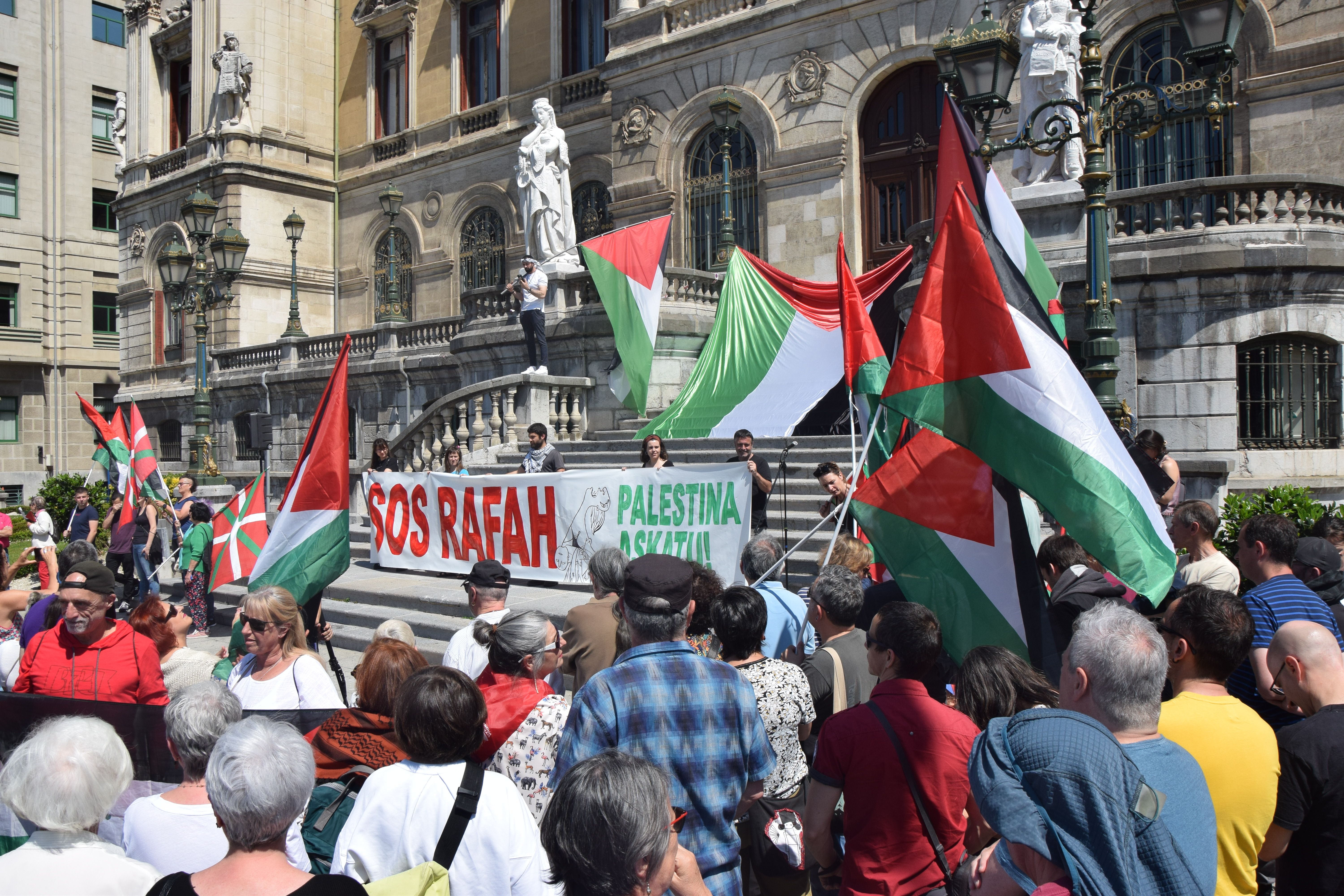 Gernika-Palestina mugimenduaren elkarretaratzea Bilbon. IÑIGO ASTIZ