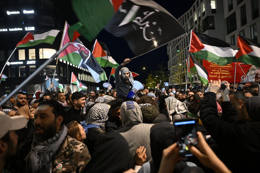 Palestinaren alde eta Israelen kontrako protesta, Malmon. Palestinaren alde eta Israelen kontrako protesta, Malmon.