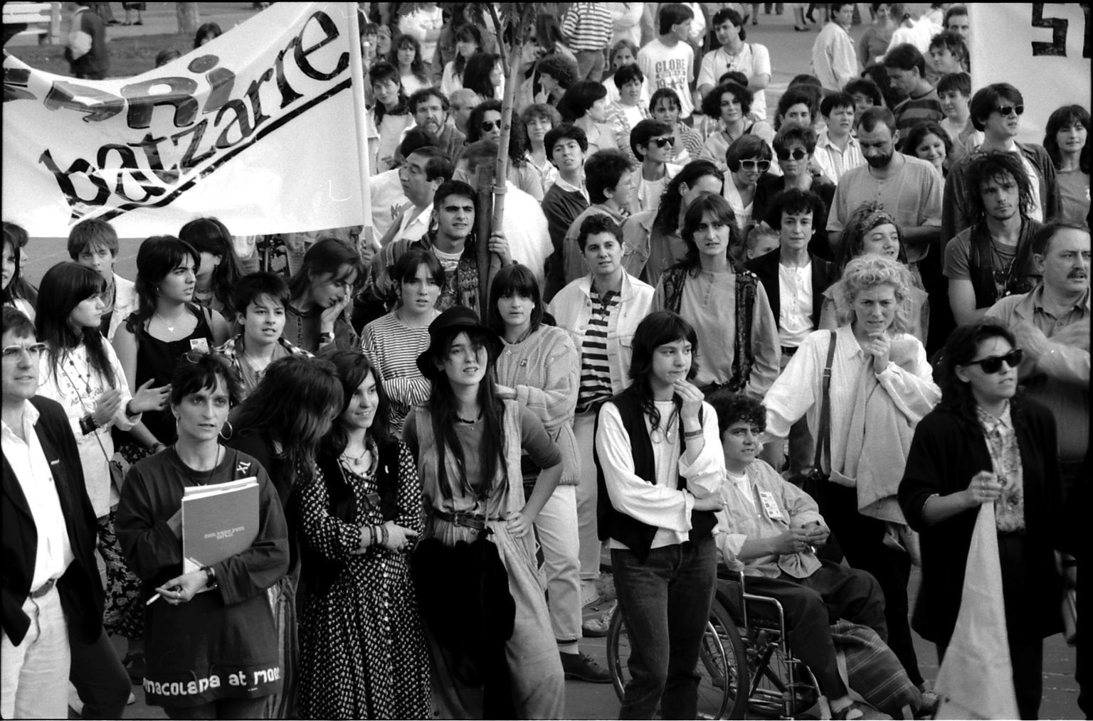 Manifestariak 1992ko Nafarroako harrotasunaren eguneko komunikat Manifestariak 1992ko Nafarroako harrotasunaren eguneko komunikat