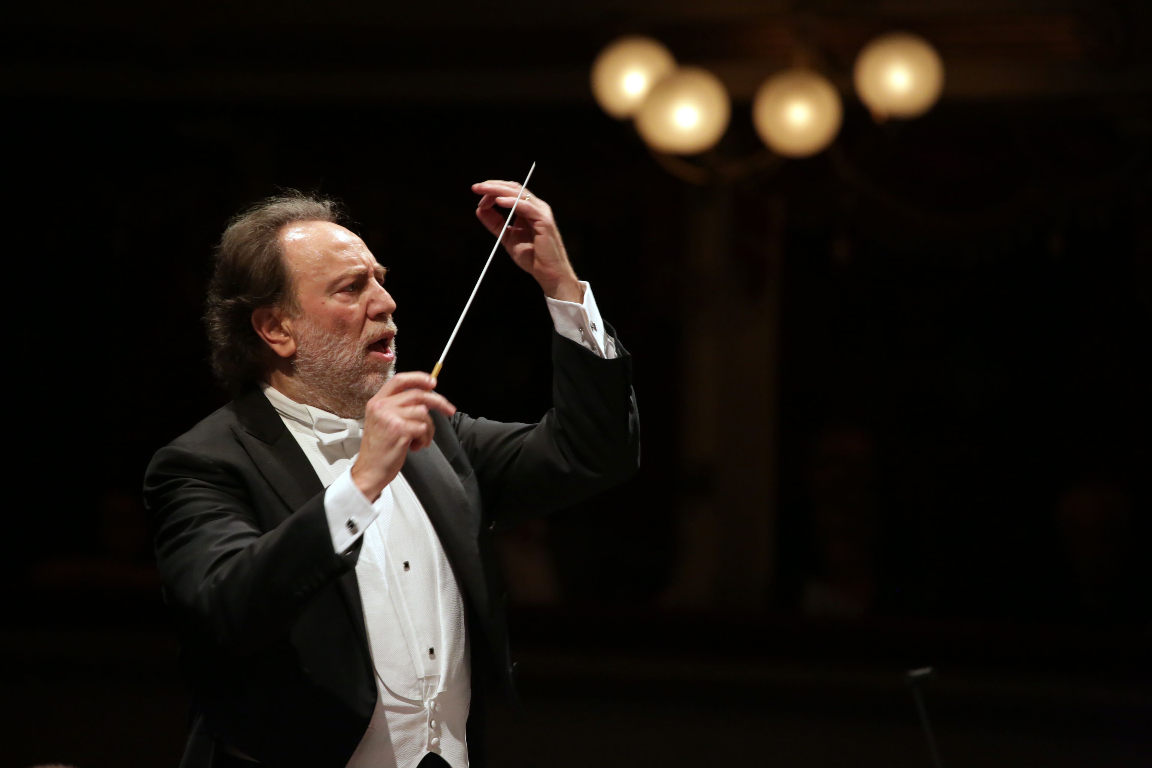 Riccardo Chailly orkestra zuzendaria izango da 85. Musika Hamabostaldio izen handietako bat. MUSIKA HAMABOSTALDIA